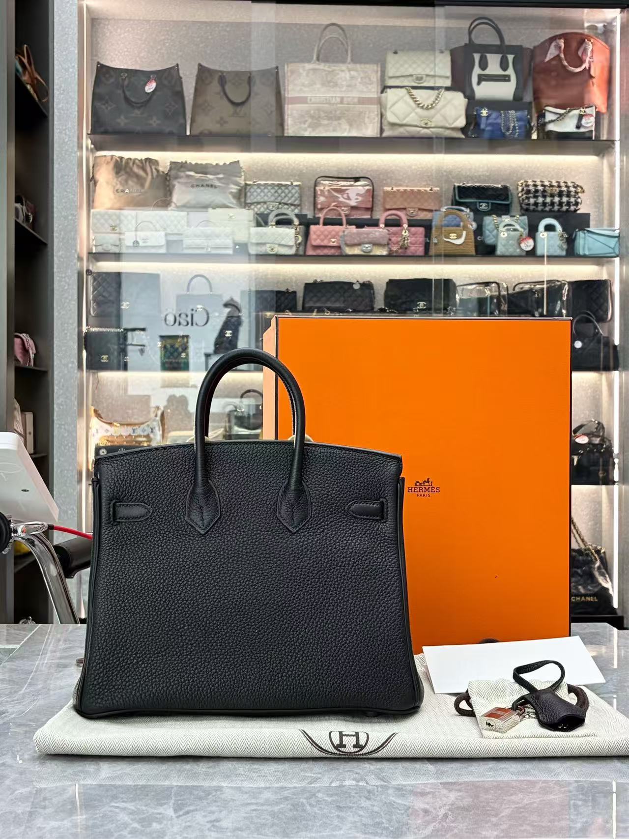 Hermès Birkin 25 handbag in black Togo leather with silver palladium hardware (W stamp)