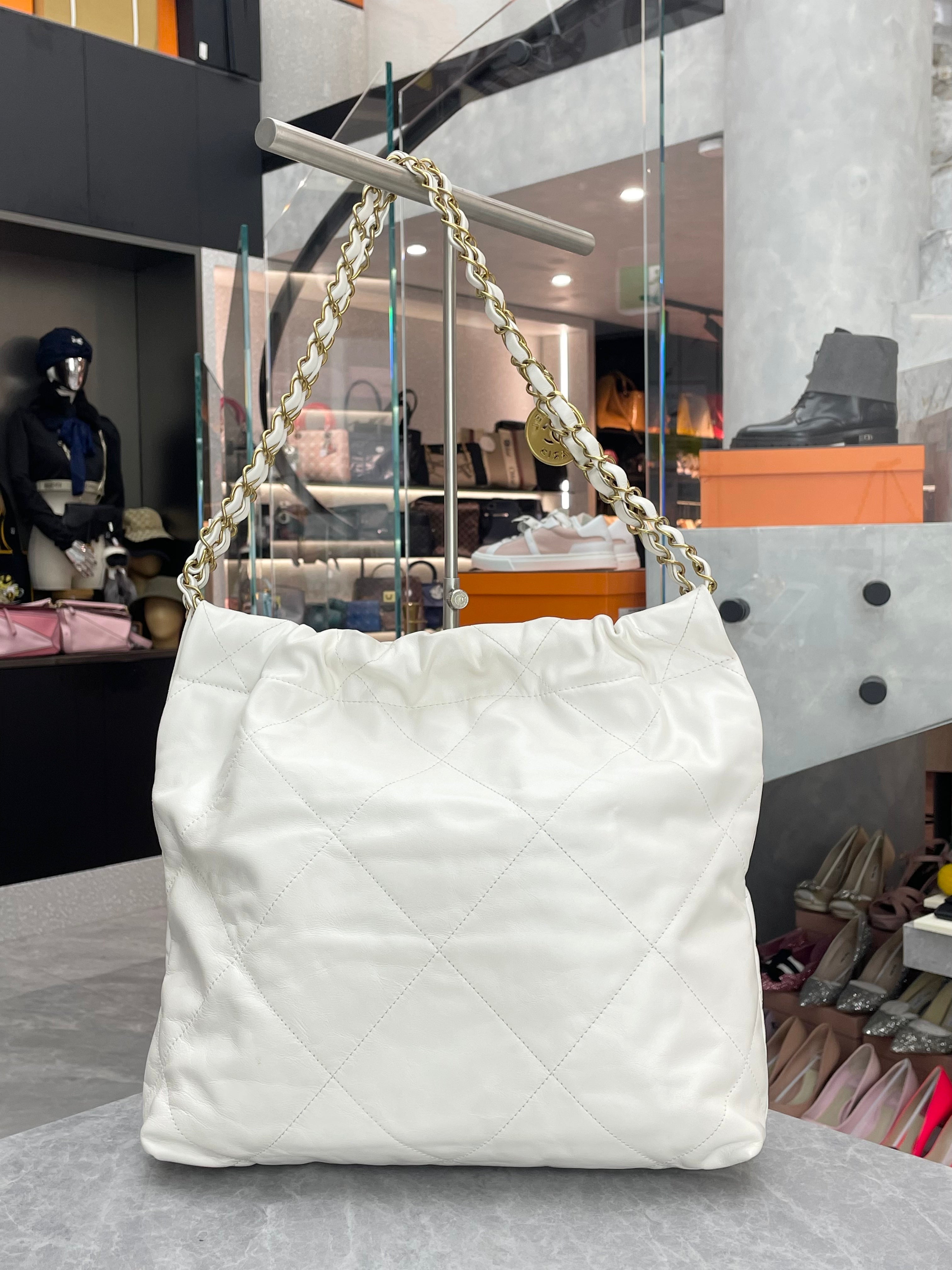 Chanel 22 bag small white & gold