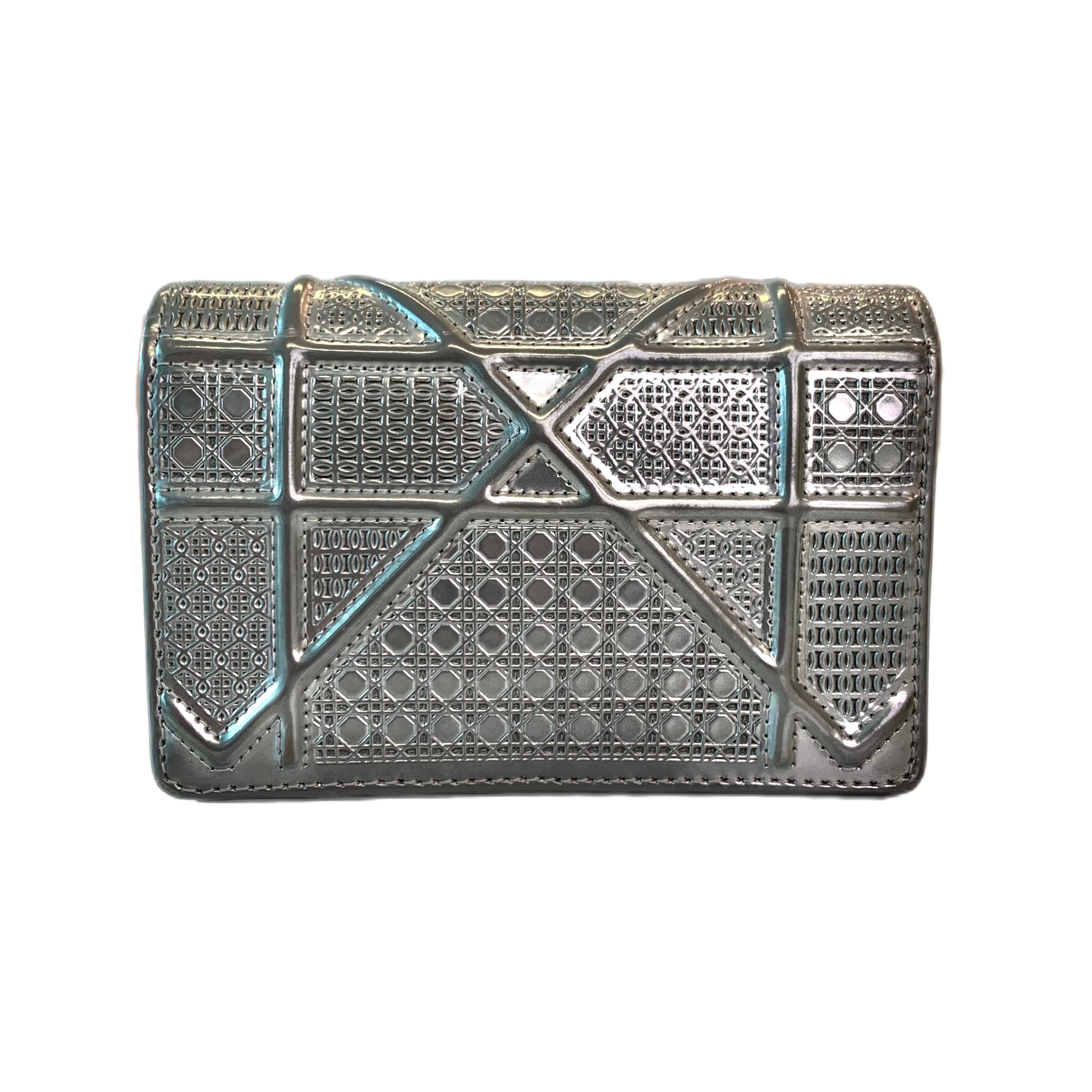 CHRISTIAN DIOR Diorama Metallic Silver Micro Cannage Mini Wallet On Chain (Silver)