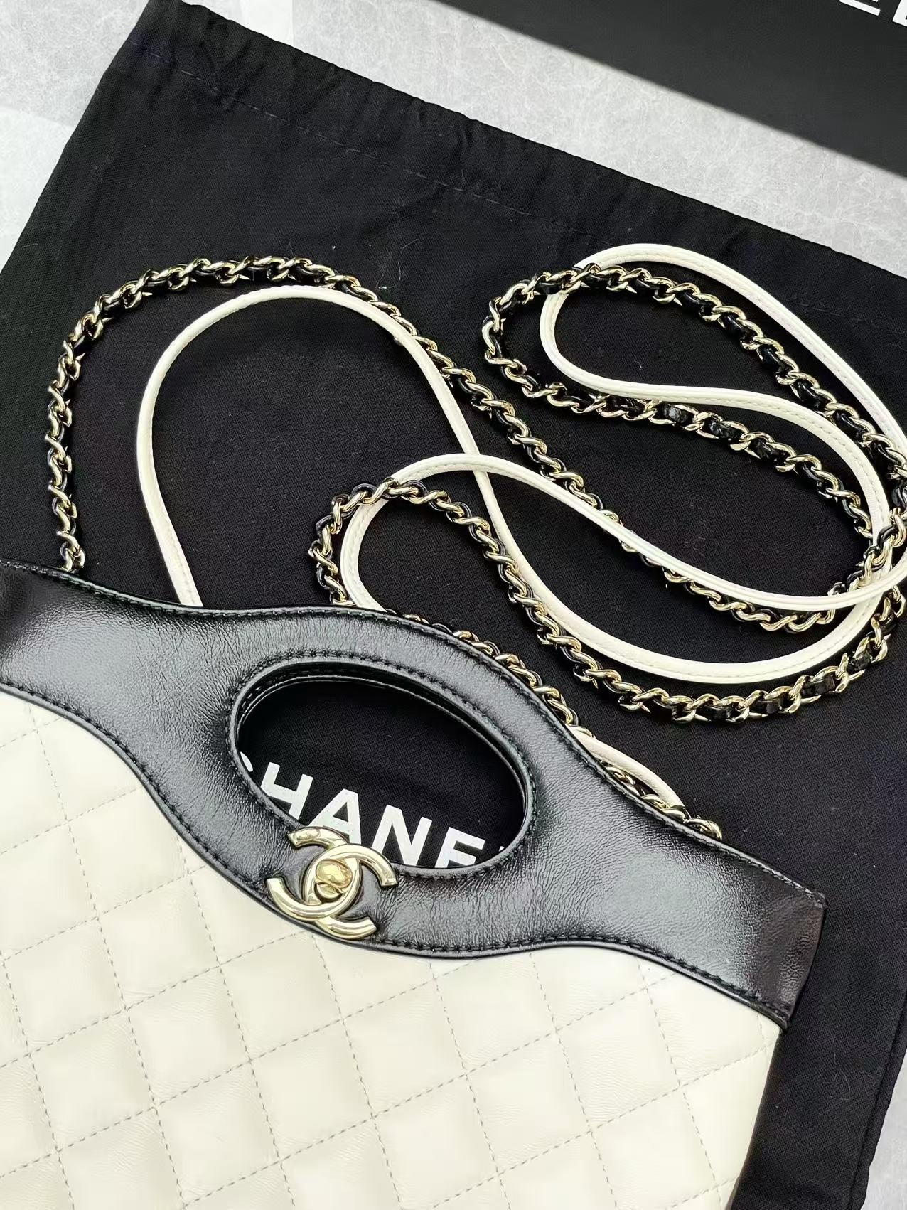 Chanel 31 Bag mini Black & white Leather
