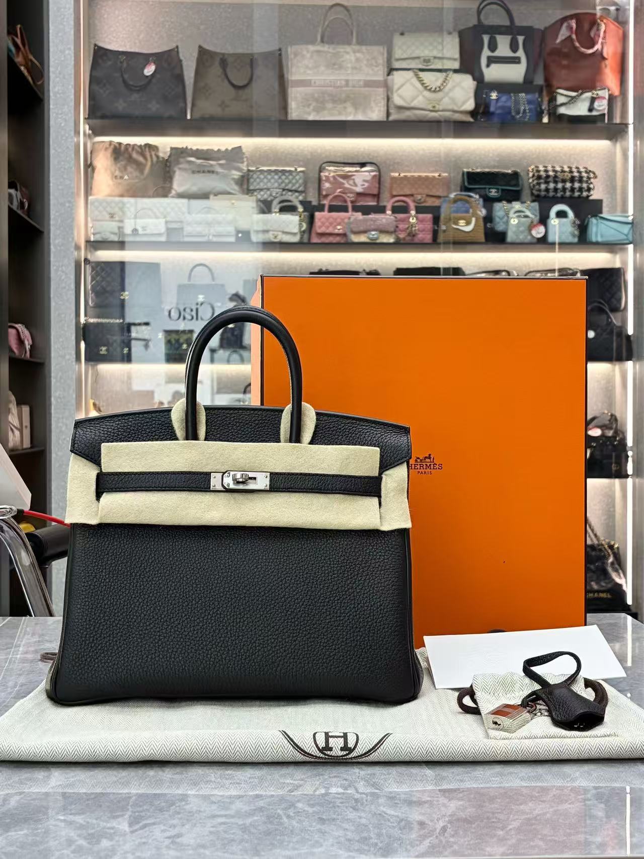 Hermès Birkin 25 handbag in black Togo leather with silver palladium hardware (W stamp)