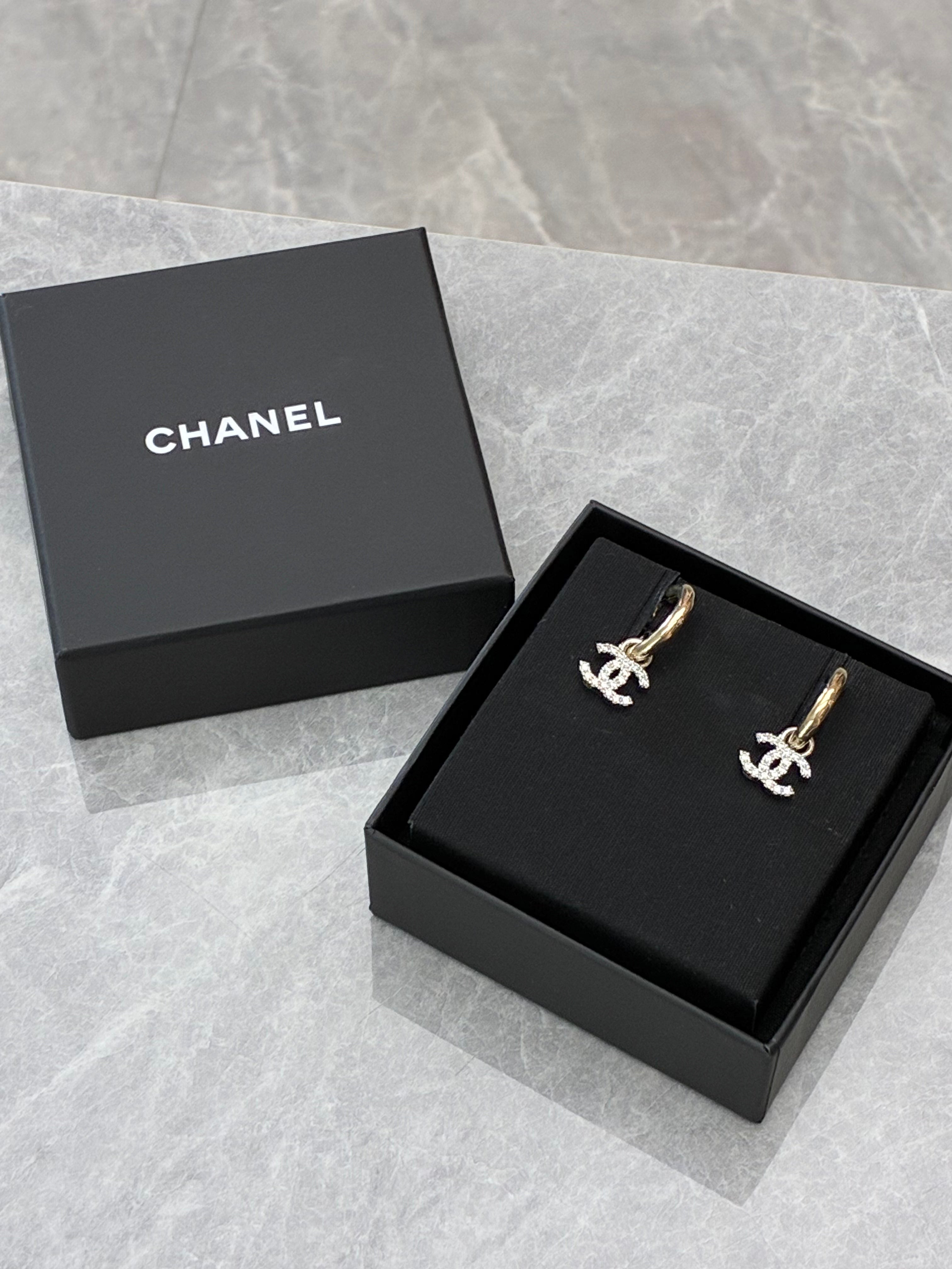 Chanel 22S CC Earrings