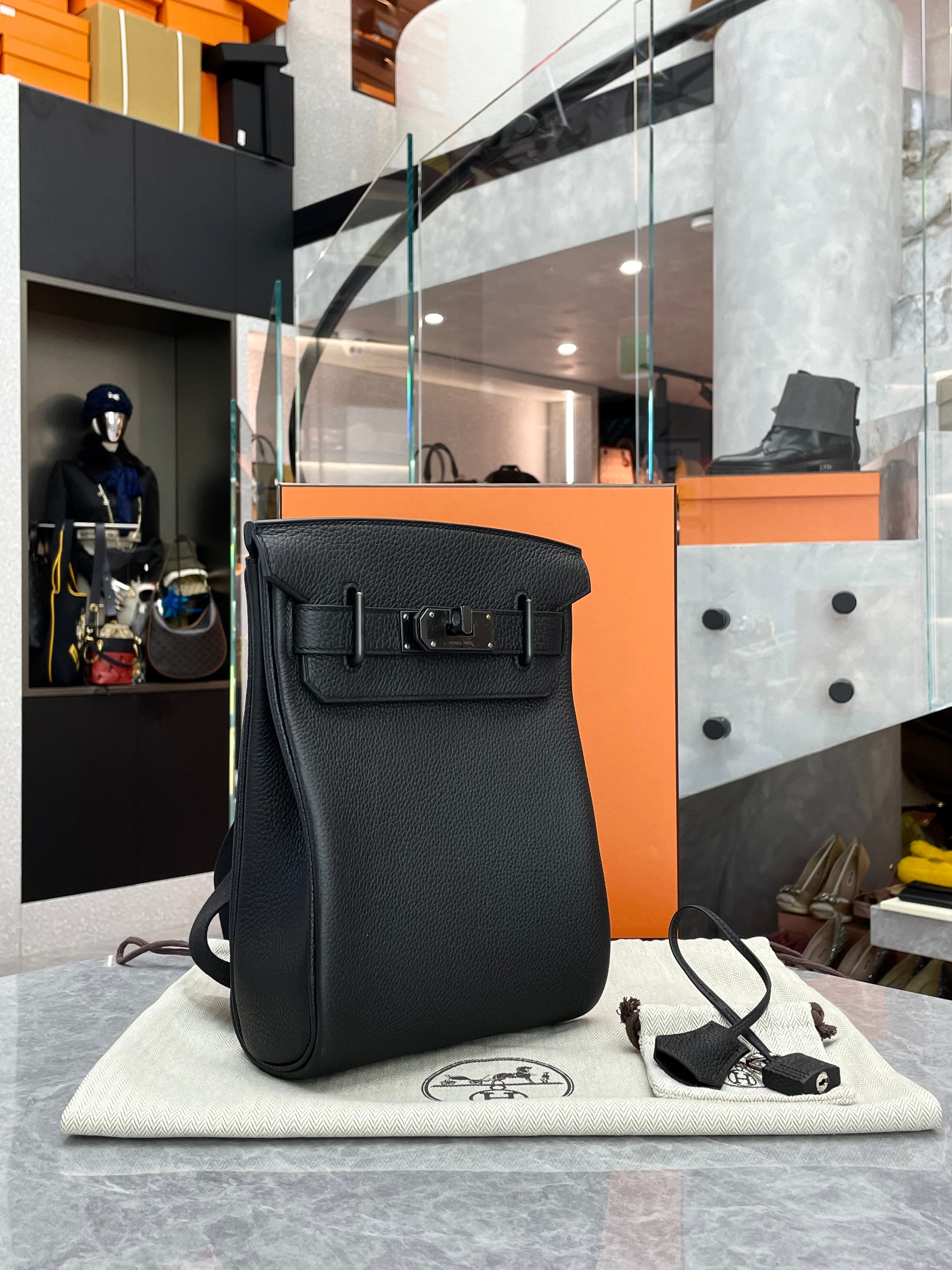 Hermes HAC à DOS in So Black K Stamp