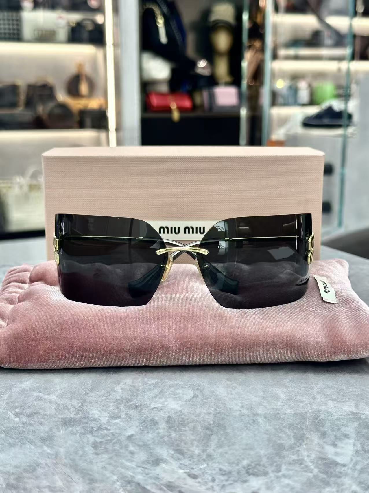 Miumiu Sunglass