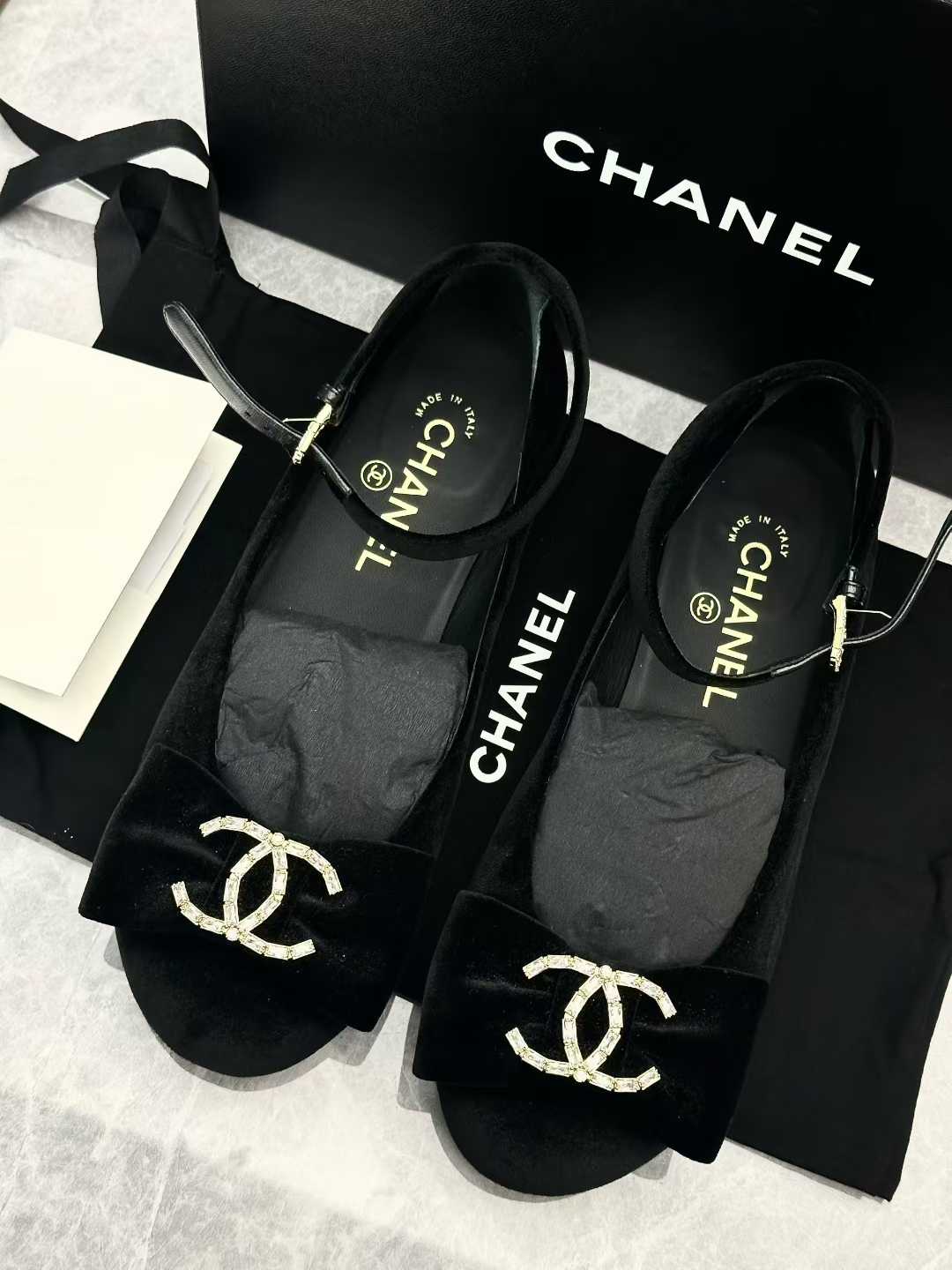 Chanel black velvet Mary Jane flats with crystal CC logos, size 37