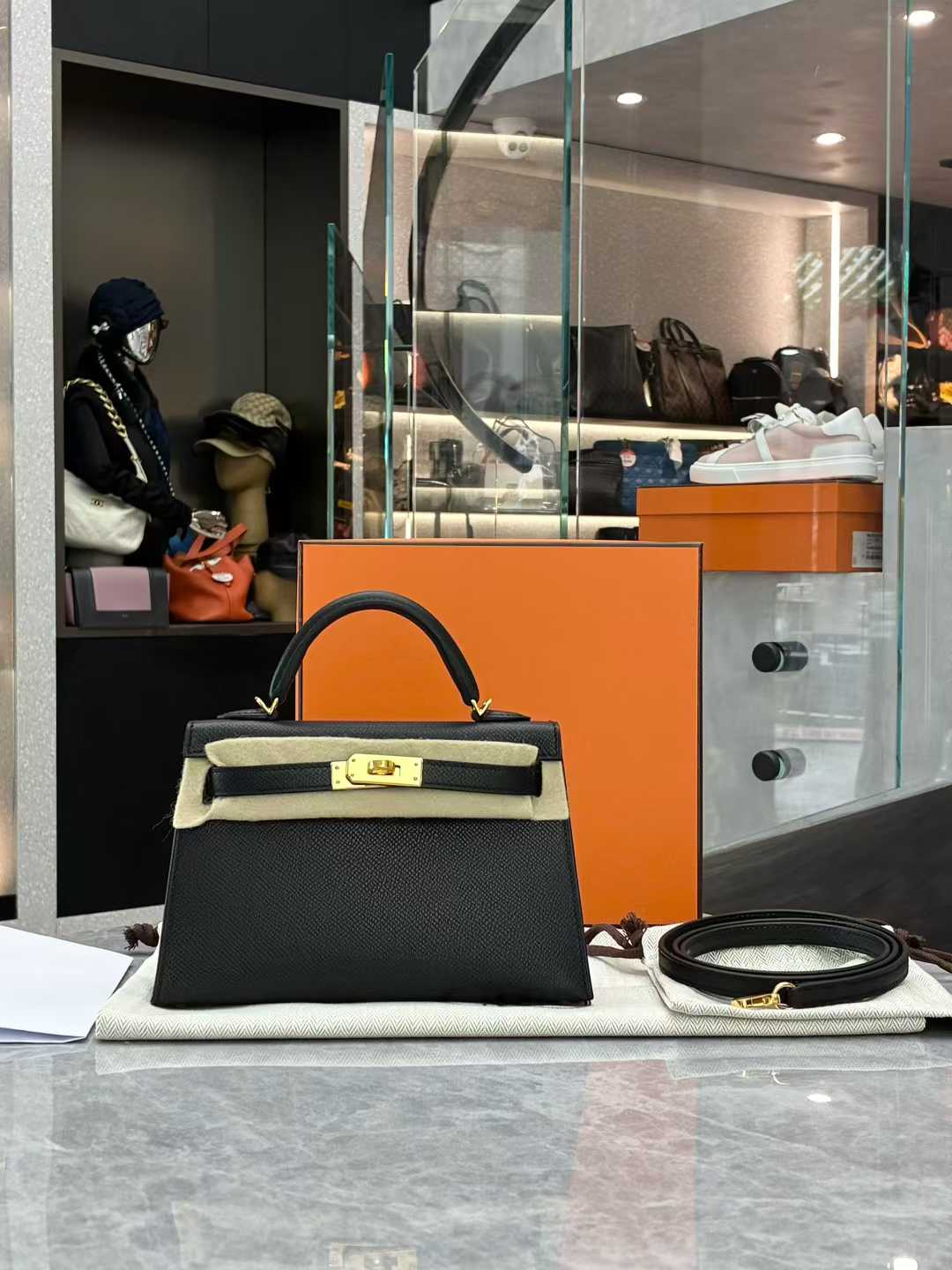 Hermès Mini Kelly II in Epsom Black, stamped K