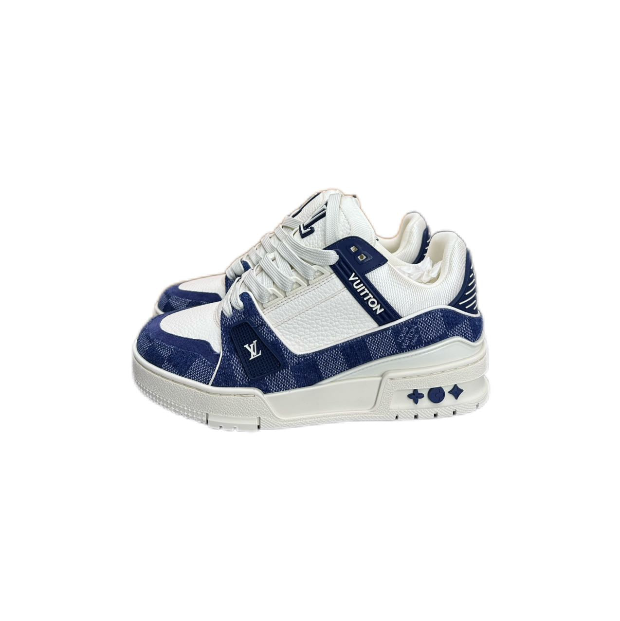 LOUIS VUITTON Trainer sneaker calfskin Bleu clair (Blue)