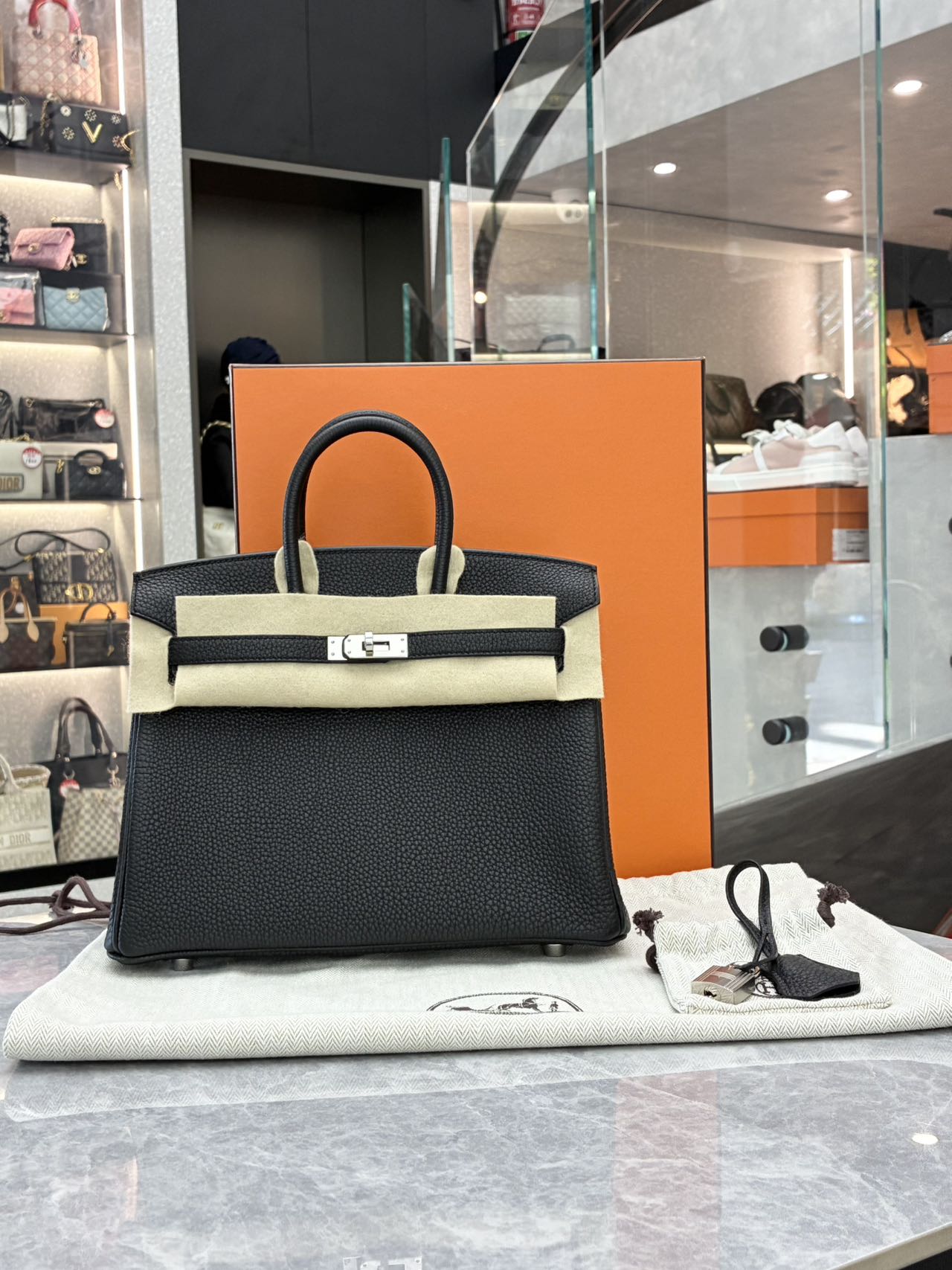 Hermès Birkin 25 bag in black Togo leather with palladium hardware