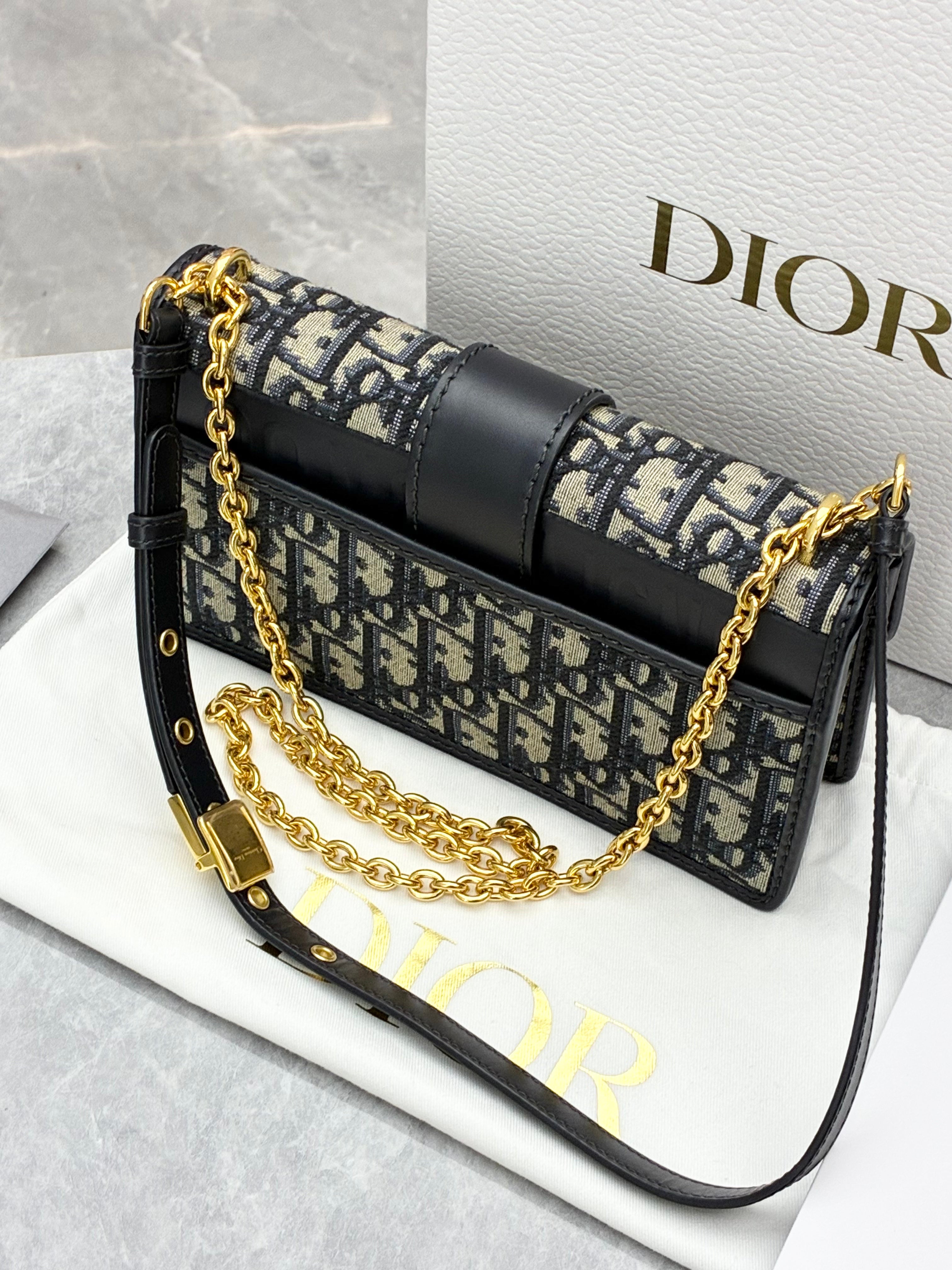 Dior 30 Montaigne East-West chain bag in blue Dior Oblique jacquard canvas