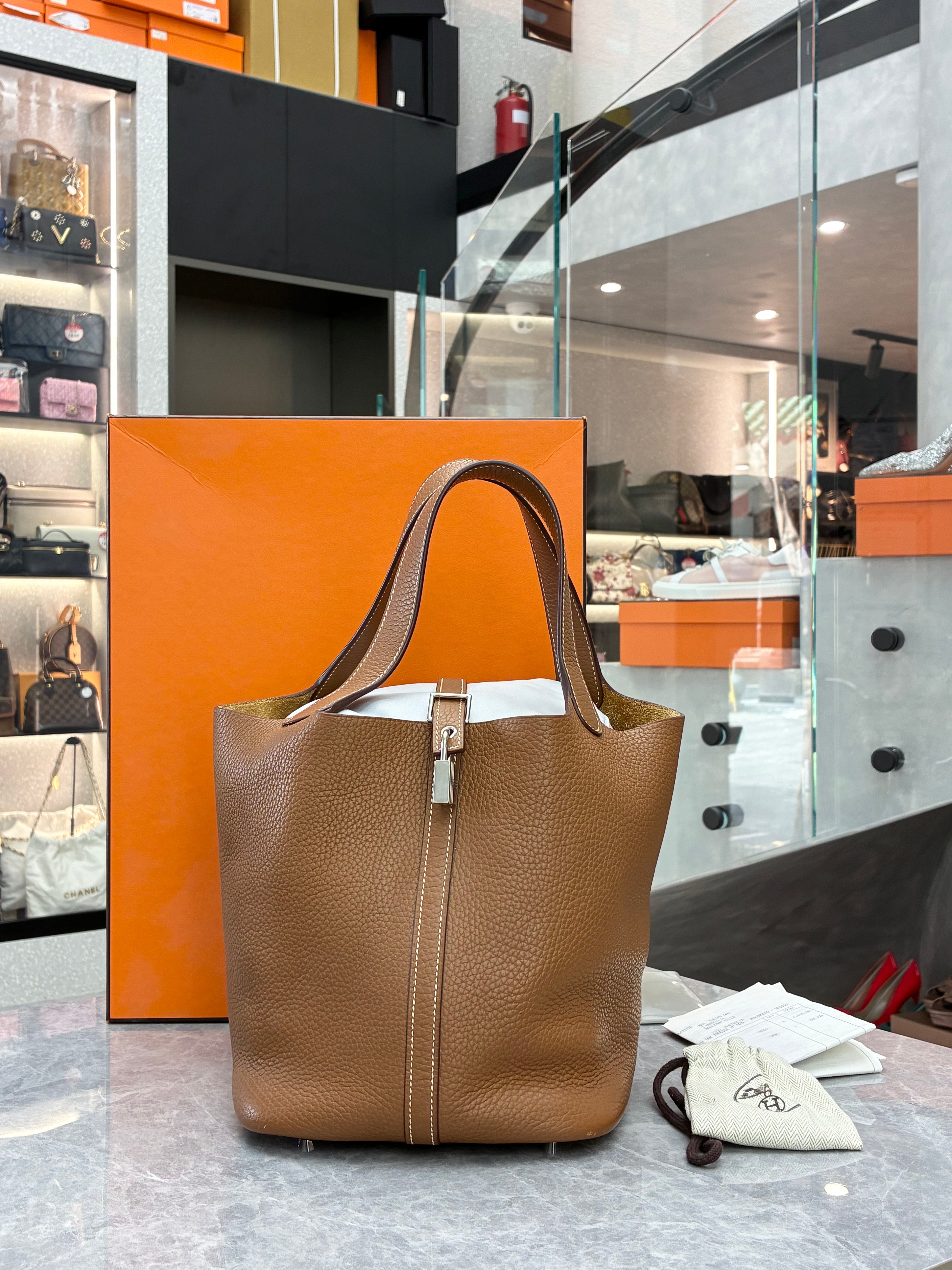 Hermès Picotin Lock bag in Gold Taurillon Clemence leather