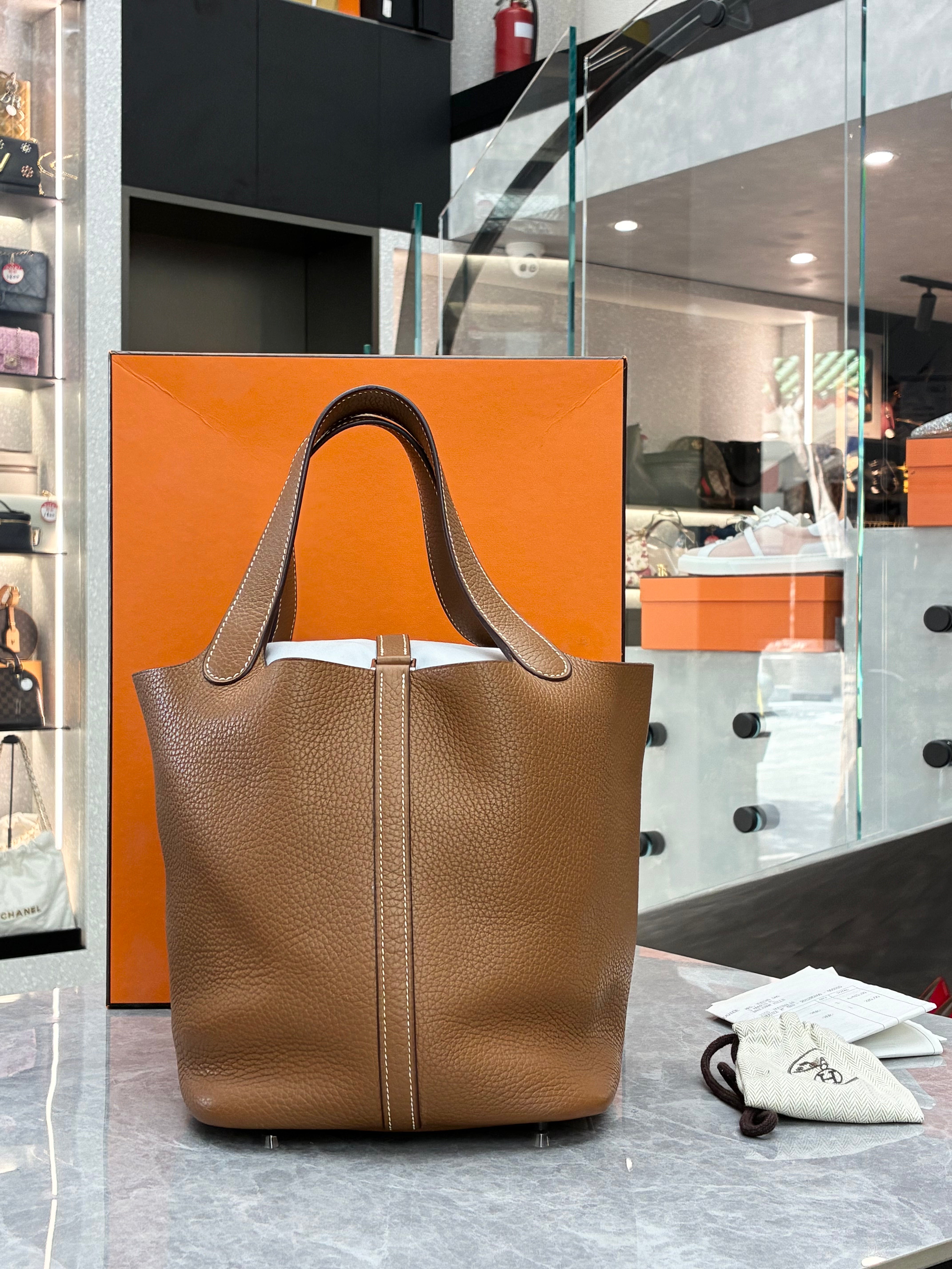 Hermès Picotin Lock bag in Gold Taurillon Clemence leather