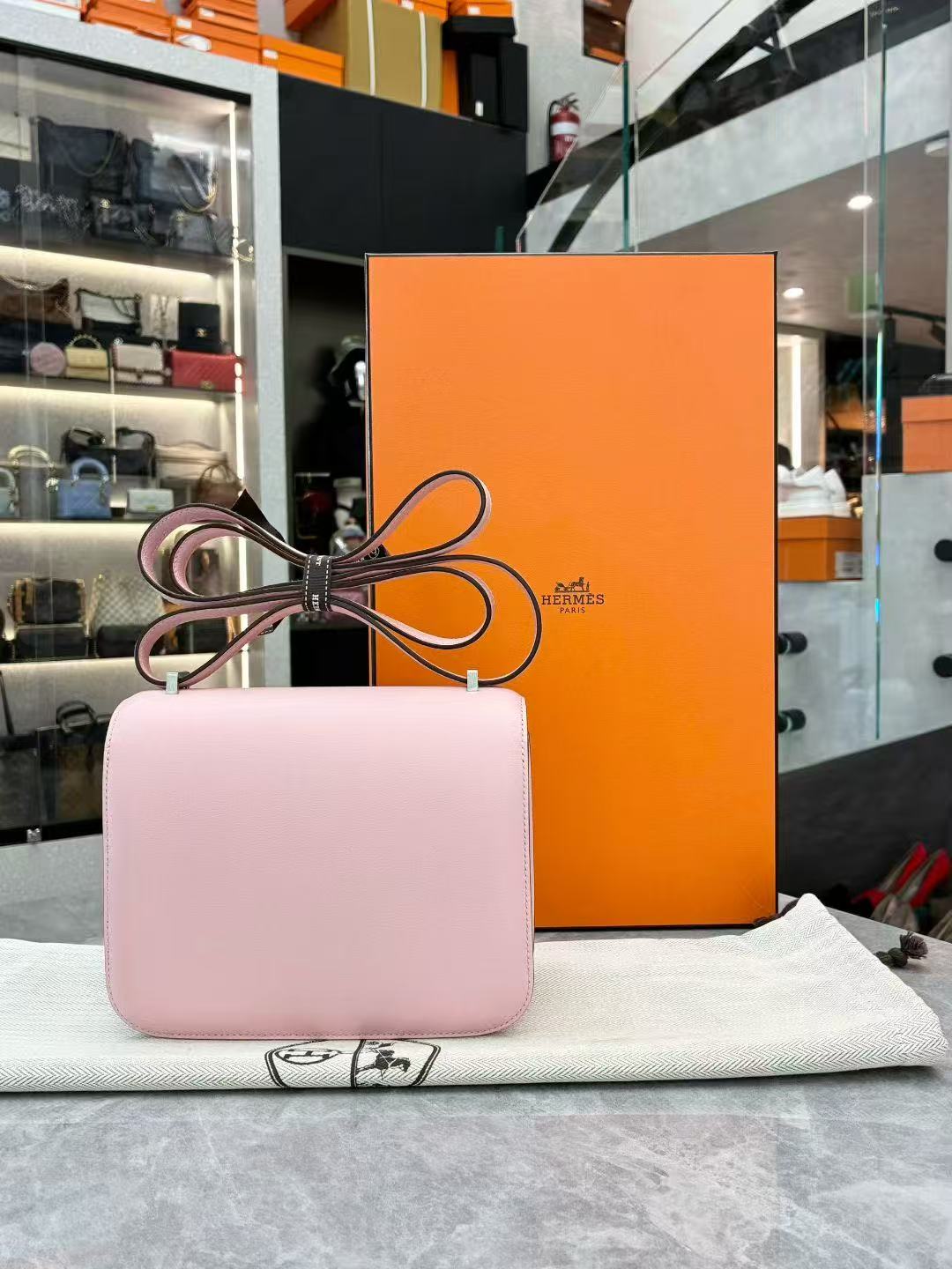 Hermès Constance Mini 19 3Q Sakura Pink Swift leather with brushed silver hardware (K stamp