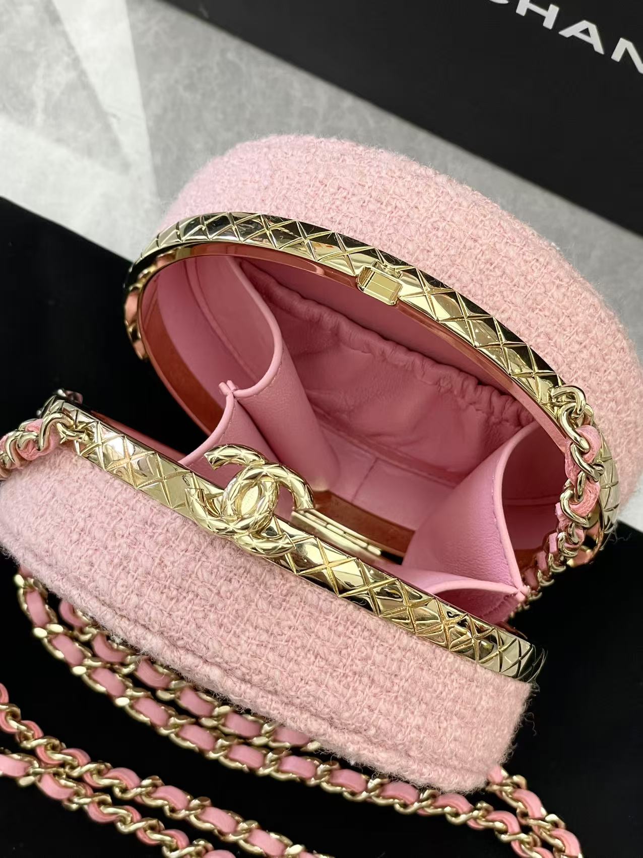 Chanel Pink Tweed Round Chain Shoulder Bag