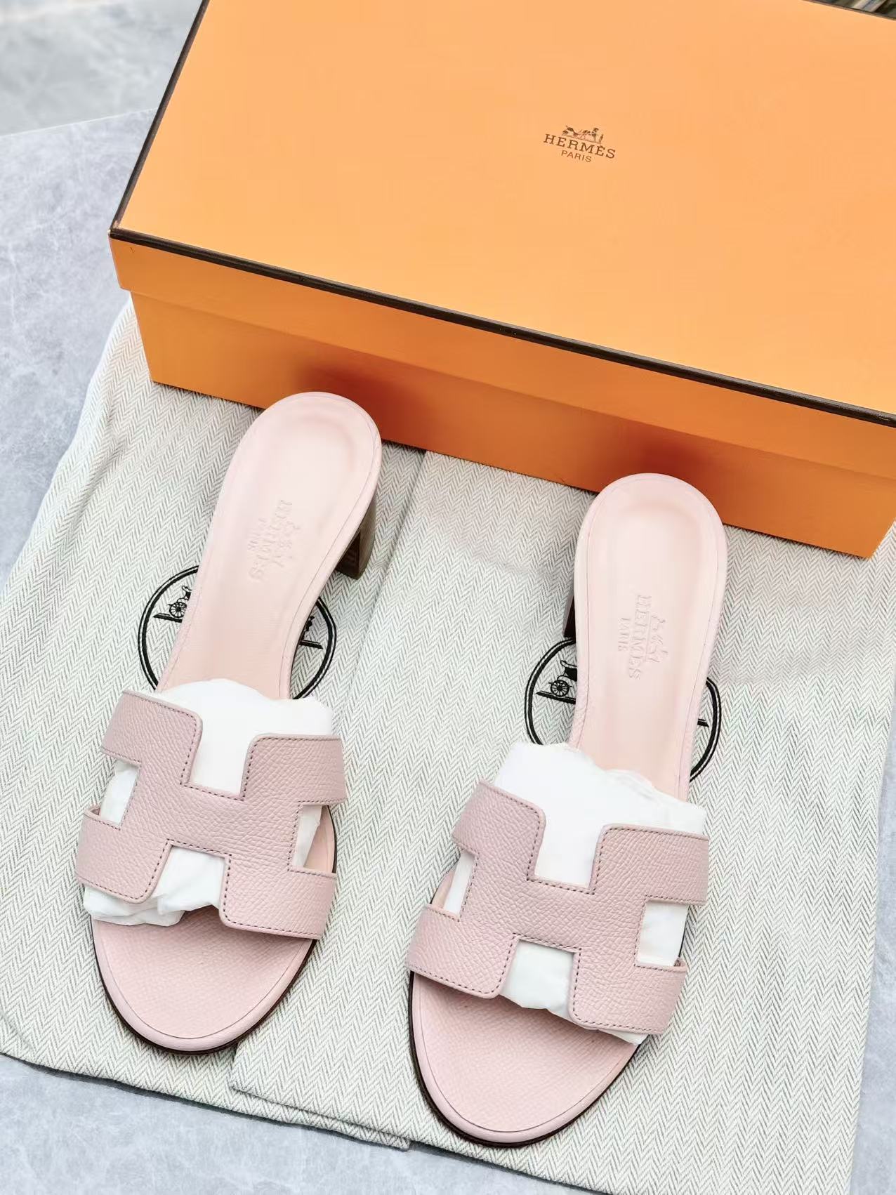 Hermès Oasis leather sandal Pre-Loved 36