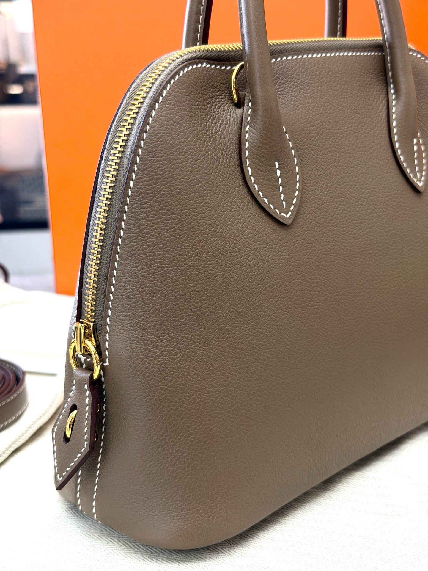 HERMÈS Bolide 25 – Etoupe Evercolor, Gold Hardware, B Stamp, Excellent Pre-Owned