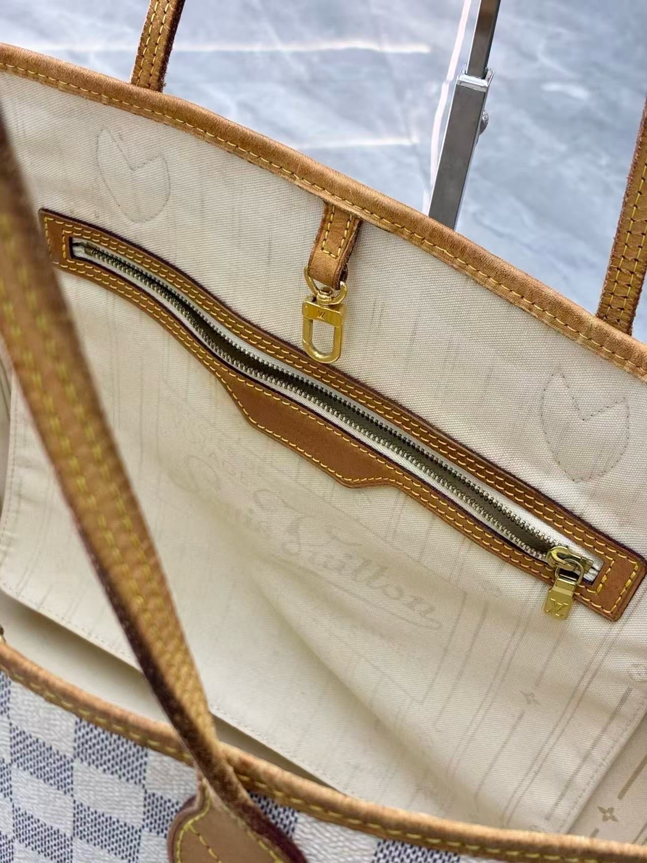 LOUIS VUITTON Neverfull GM – Damier Azur Canvas with Natural Cowhide, Good Pre-Owned