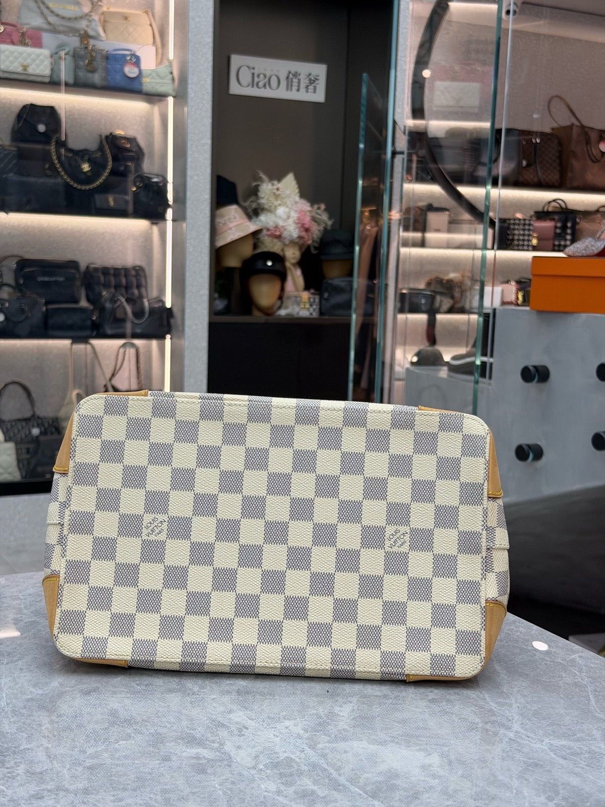 LOUIS VUITTON Hampstead Tote – Damier Azur Canvas with Natural Vachetta Leather, Gold Hardware, Good Pre-Owned