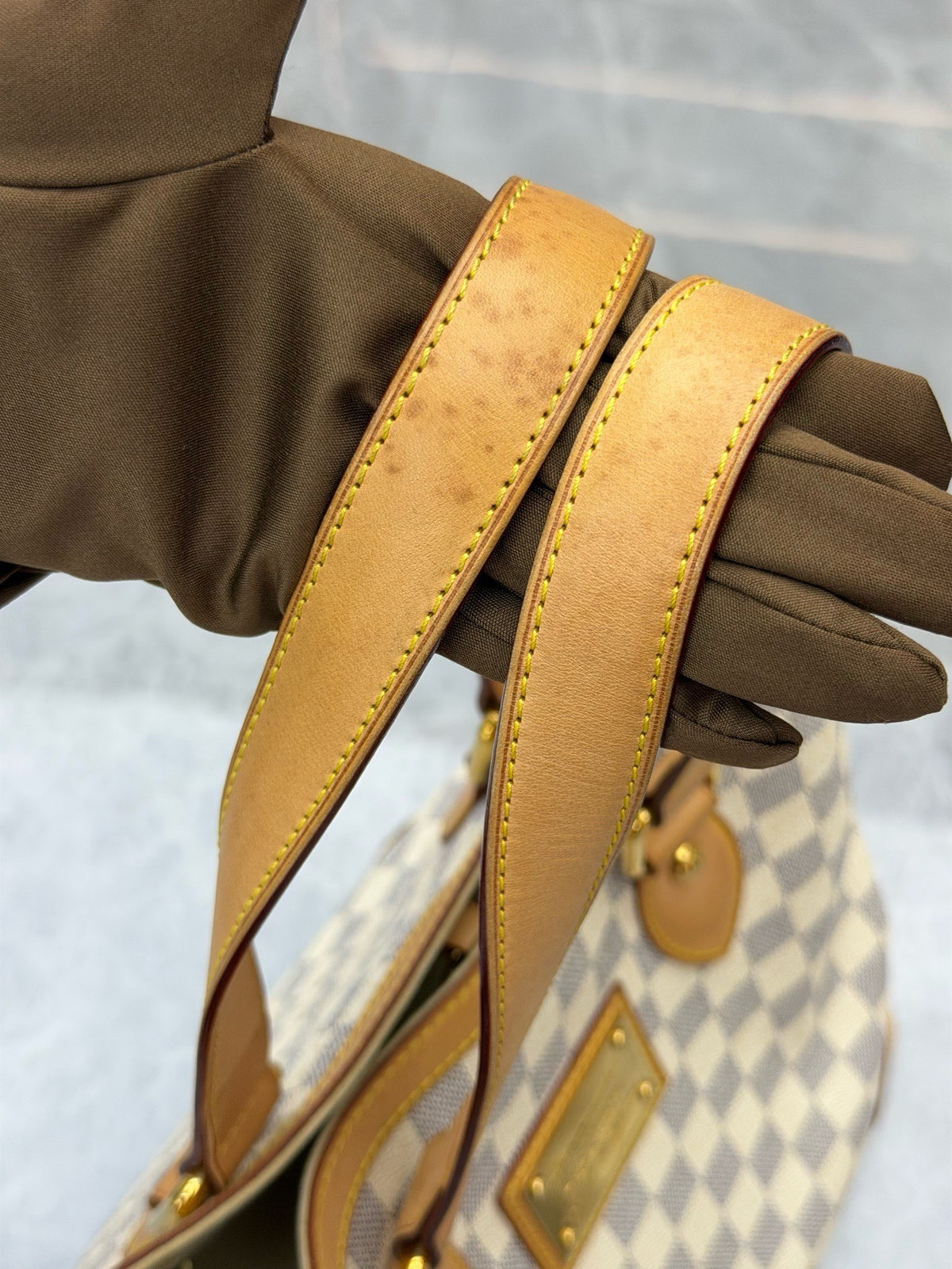 LOUIS VUITTON Hampstead Tote – Damier Azur Canvas with Natural Vachetta Leather, Gold Hardware, Good Pre-Owned