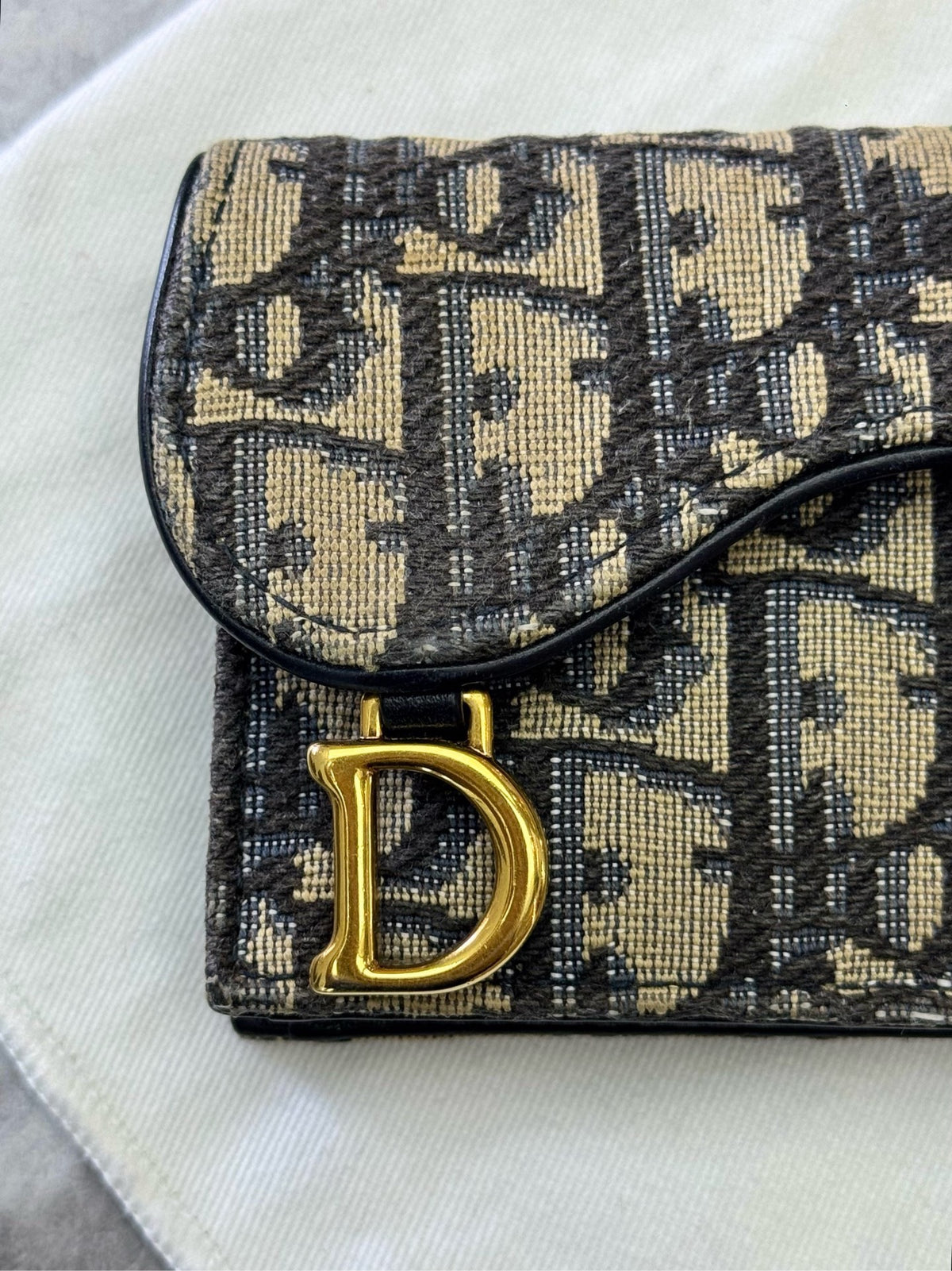 CHRISTIAN DIOR Saddle Card Holder – Beige and Black Dior Oblique Canvas, Gold D Charm, Good Pre-Owned