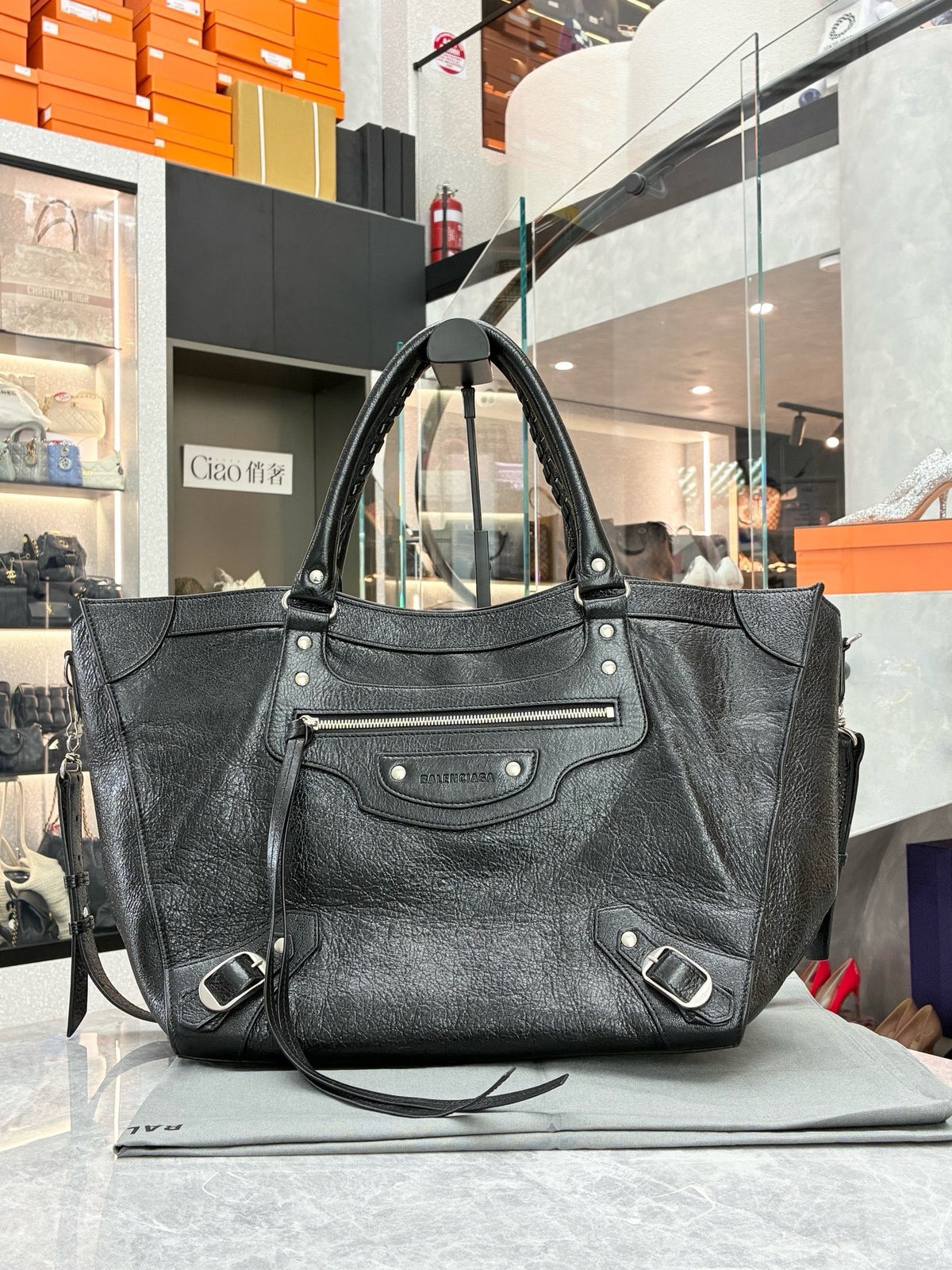 BALENCIAGA Neo Classic City – Black Textured Calfskin with Silver Hardware, Very Good Pre-Owned