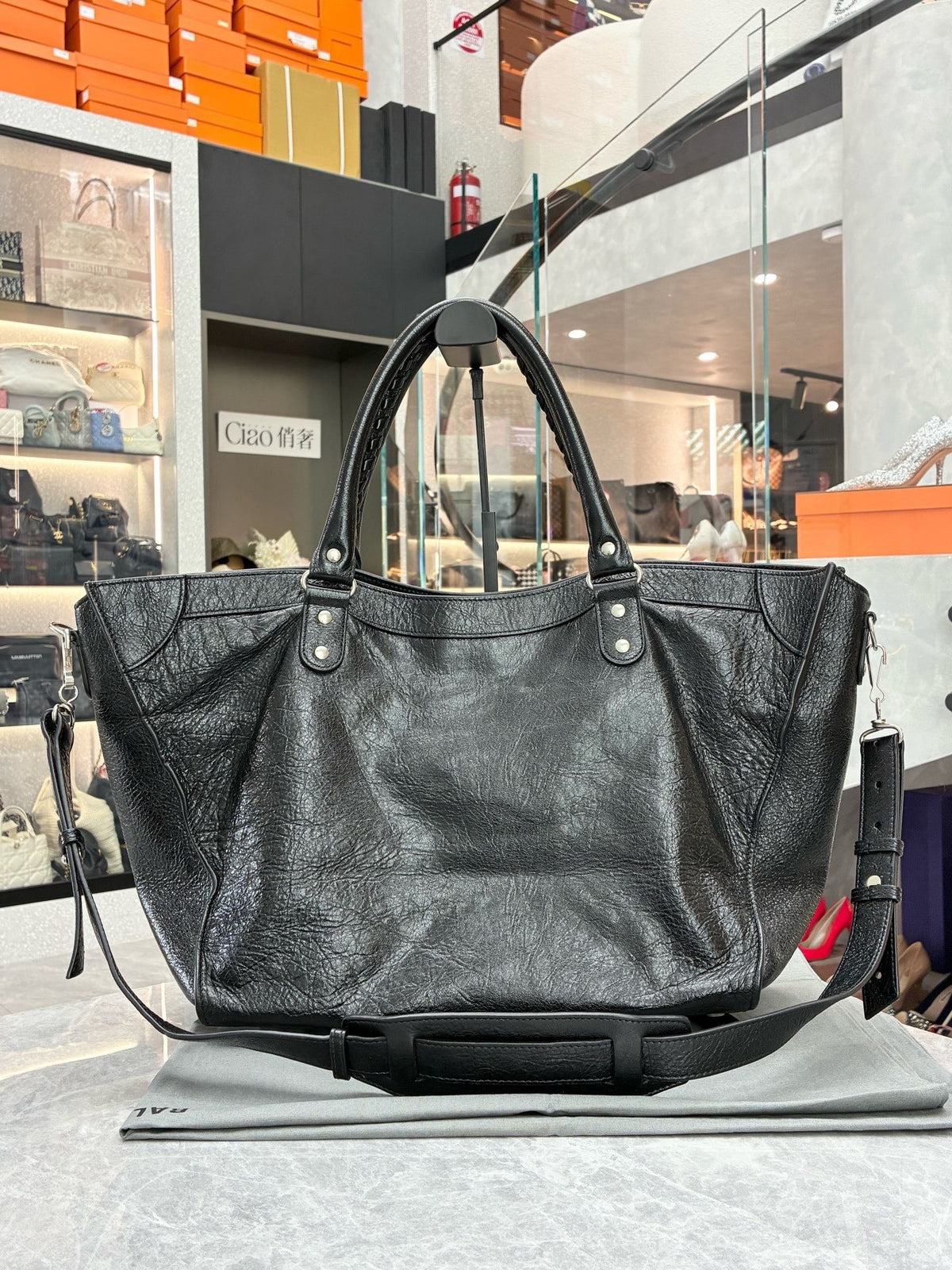 BALENCIAGA Neo Classic City – Black Textured Calfskin with Silver Hardware, Very Good Pre-Owned