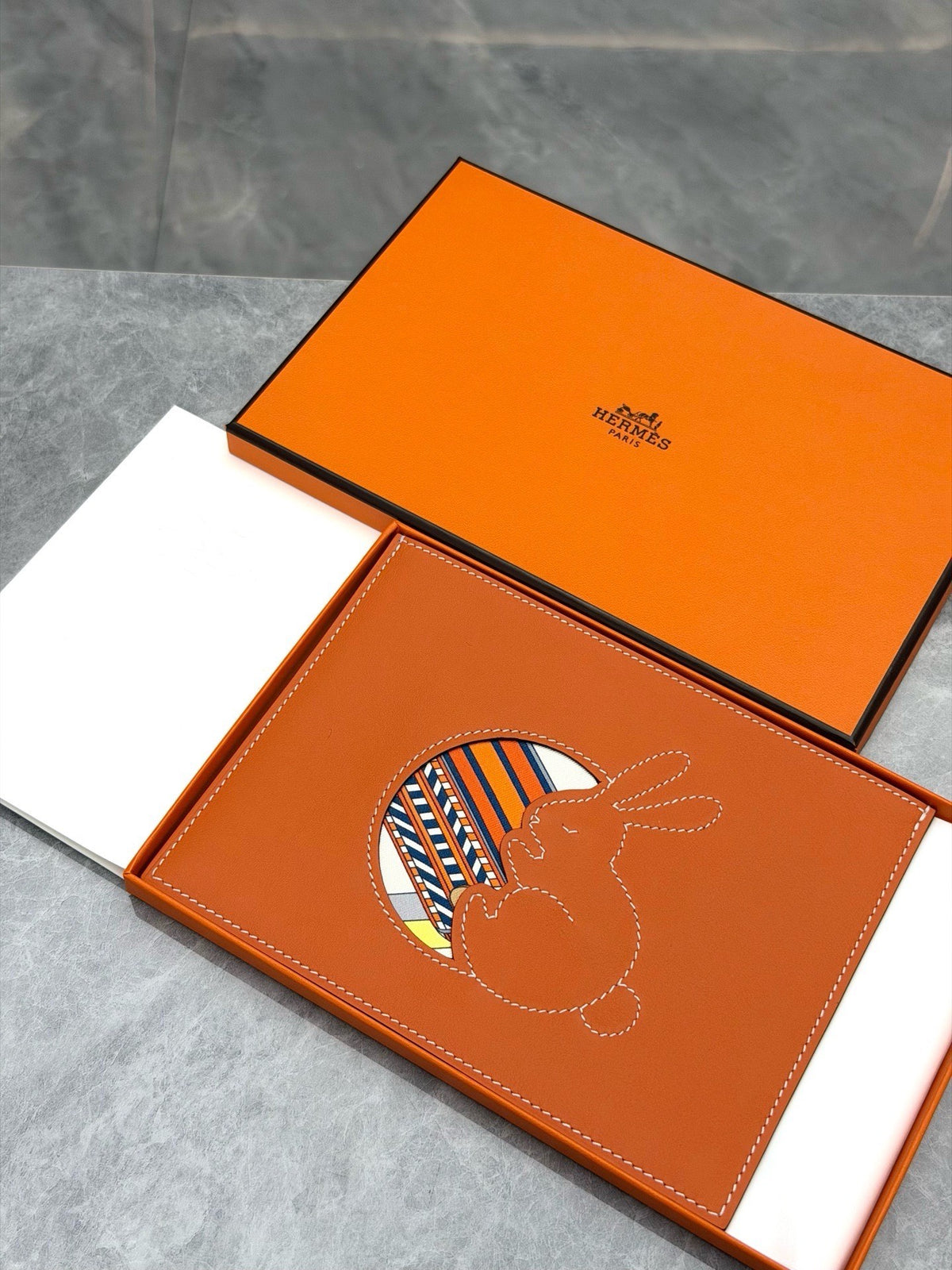HERMÈS Mid-Autumn 2026 Limited Edition Leather Wallet – Orange Calfskin with Embroidered Jade Rabbit, Brand New