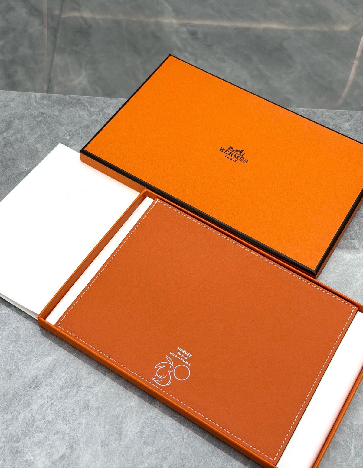 HERMÈS Mid-Autumn 2026 Limited Edition Leather Wallet – Orange Calfskin with Embroidered Jade Rabbit, Brand New