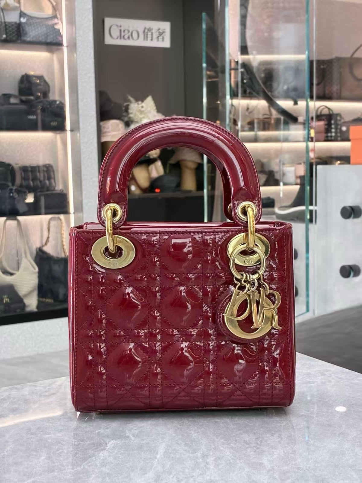 CHRISTIAN DIOR Lady Dior Mini – Cherry Red Patent Cannage Leather, Gold Hardware, Removable Strap, Good Pre-Owned