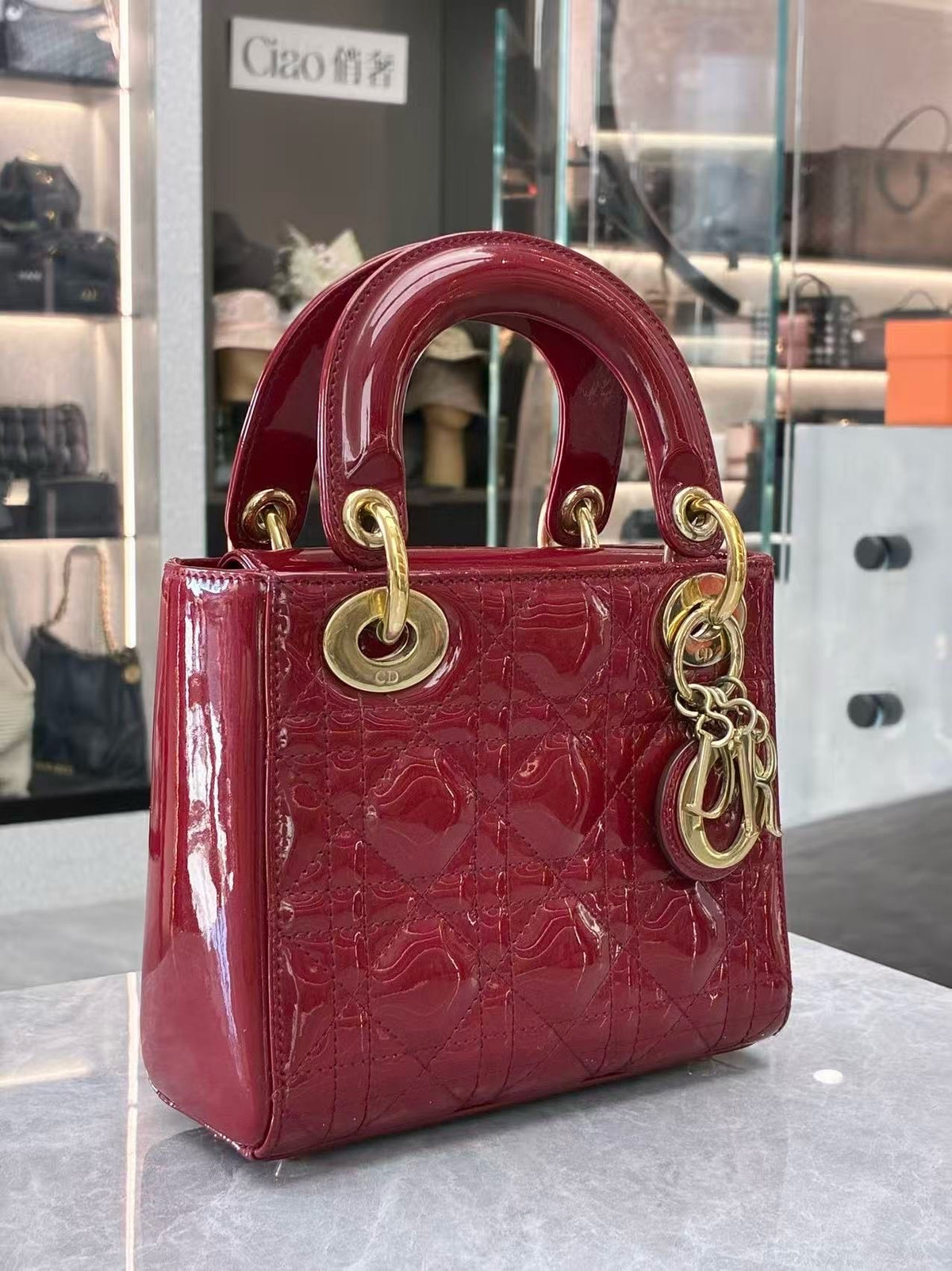 CHRISTIAN DIOR Lady Dior Mini – Cherry Red Patent Cannage Leather, Gold Hardware, Removable Strap, Good Pre-Owned