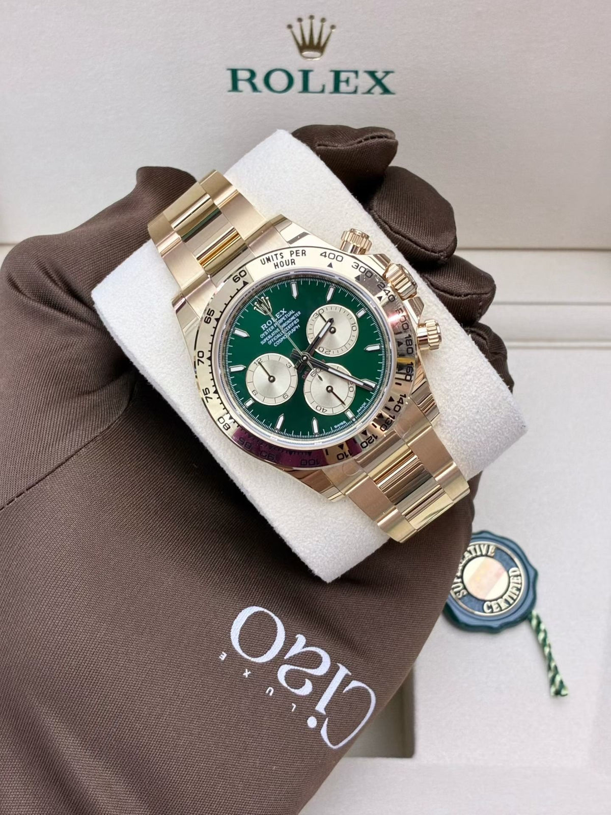 ROLEX Cosmograph Daytona – 18K Yellow Gold with Green Dial and Gold Counters, Reference 126508-0008, Brand New
