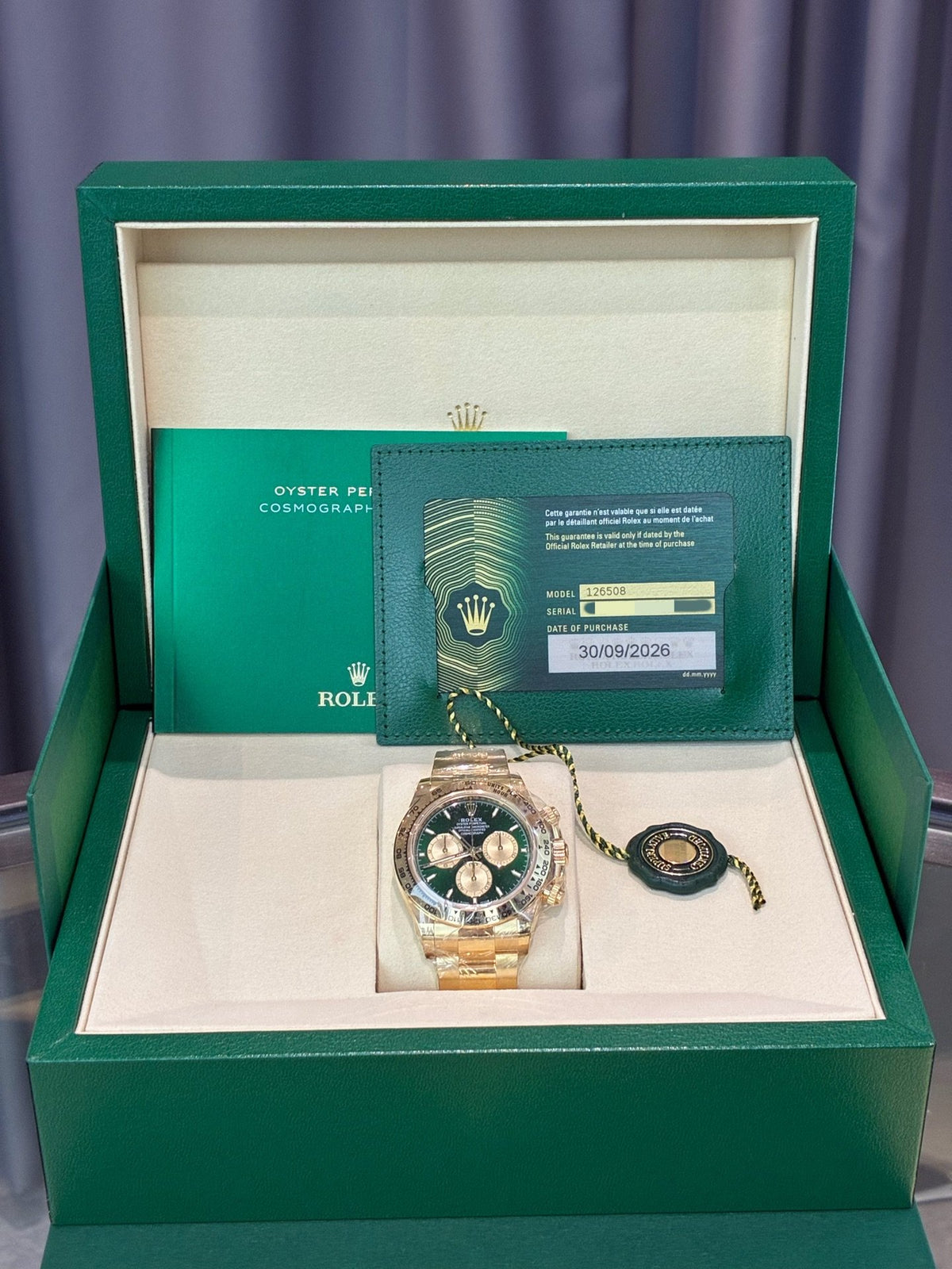 ROLEX Cosmograph Daytona – 18K Yellow Gold with Green Dial and Gold Counters, Reference 126508-0008, Brand New