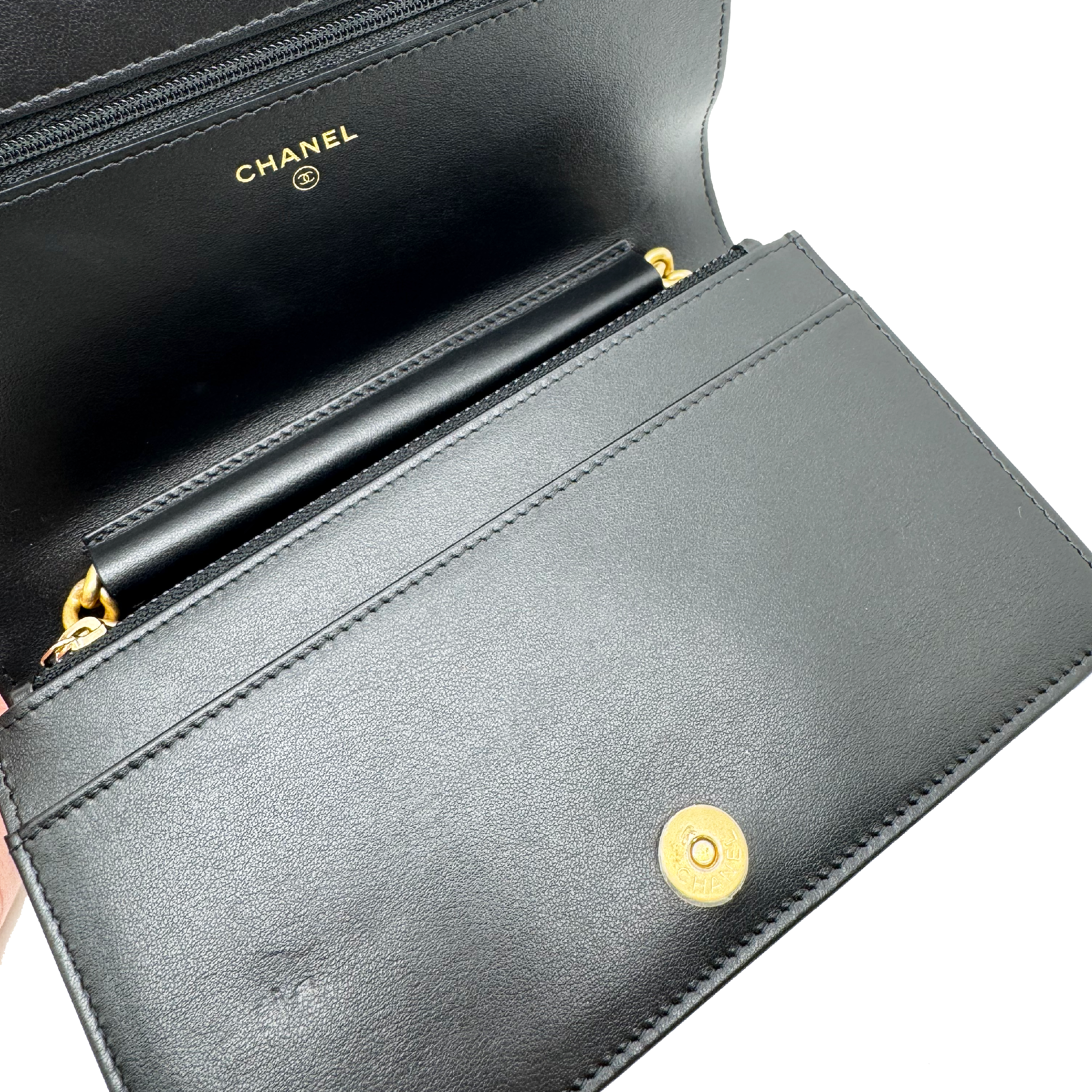 CHANEL Boy Wallet on Chain Grained Calfskin - Black