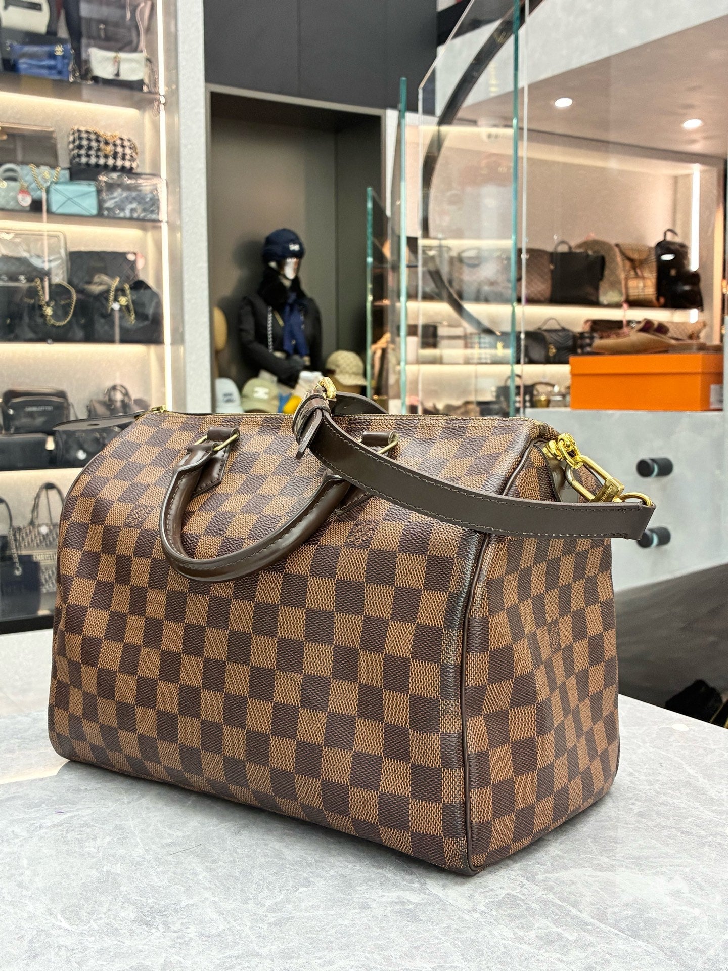 Louis Vuitton Speedy 25 Damier Ebene handbag with owner-added original shoulder strap