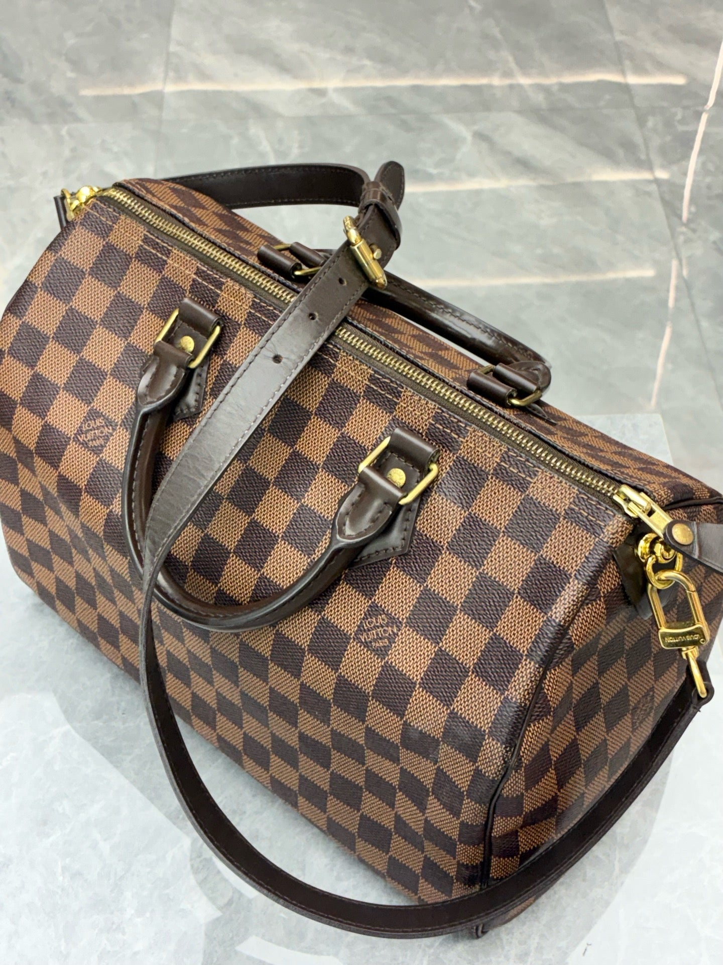 Louis Vuitton Speedy 25 Damier Ebene handbag with owner-added original shoulder strap