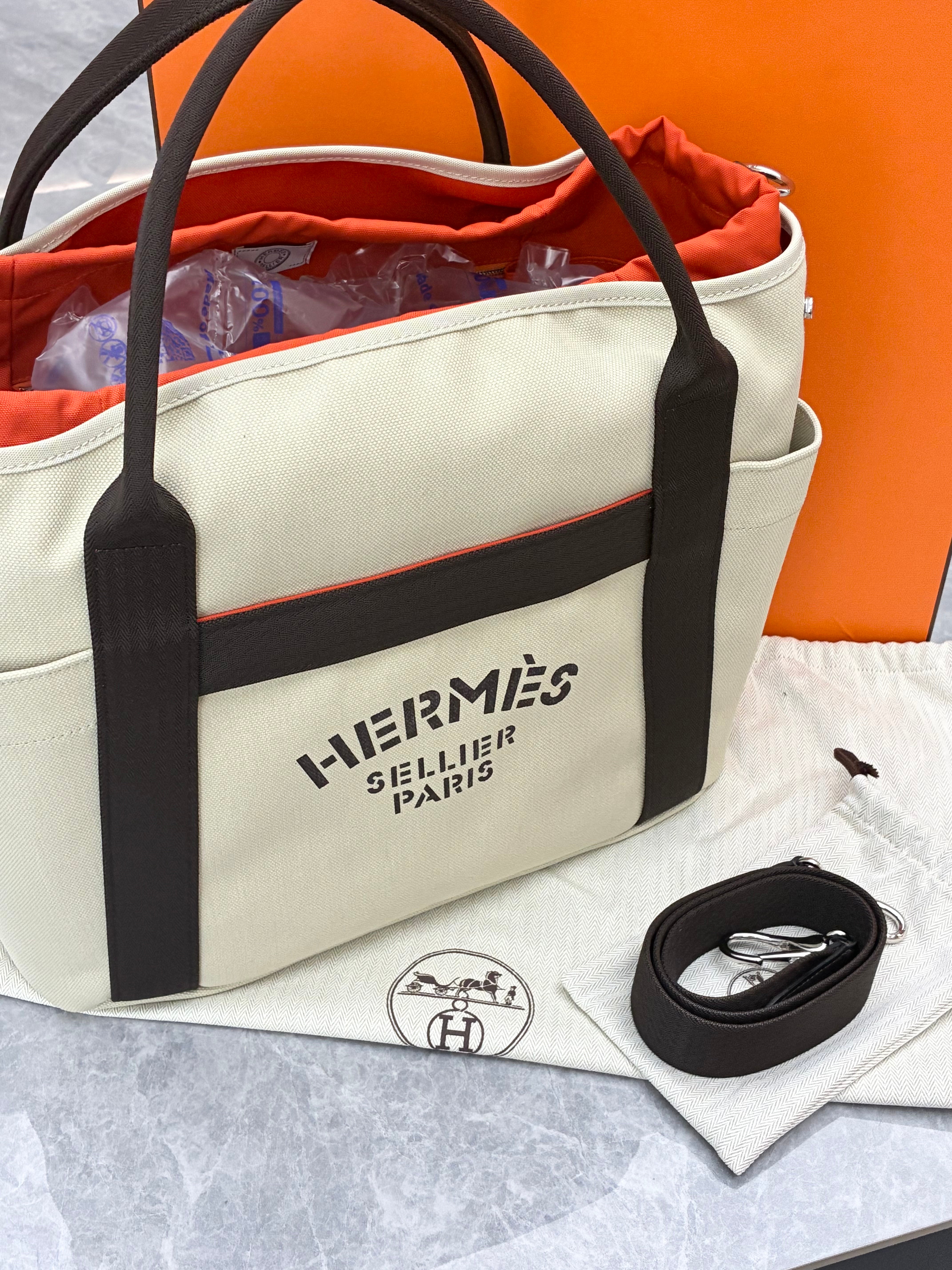 Hermès The Grooming Bag Brand New