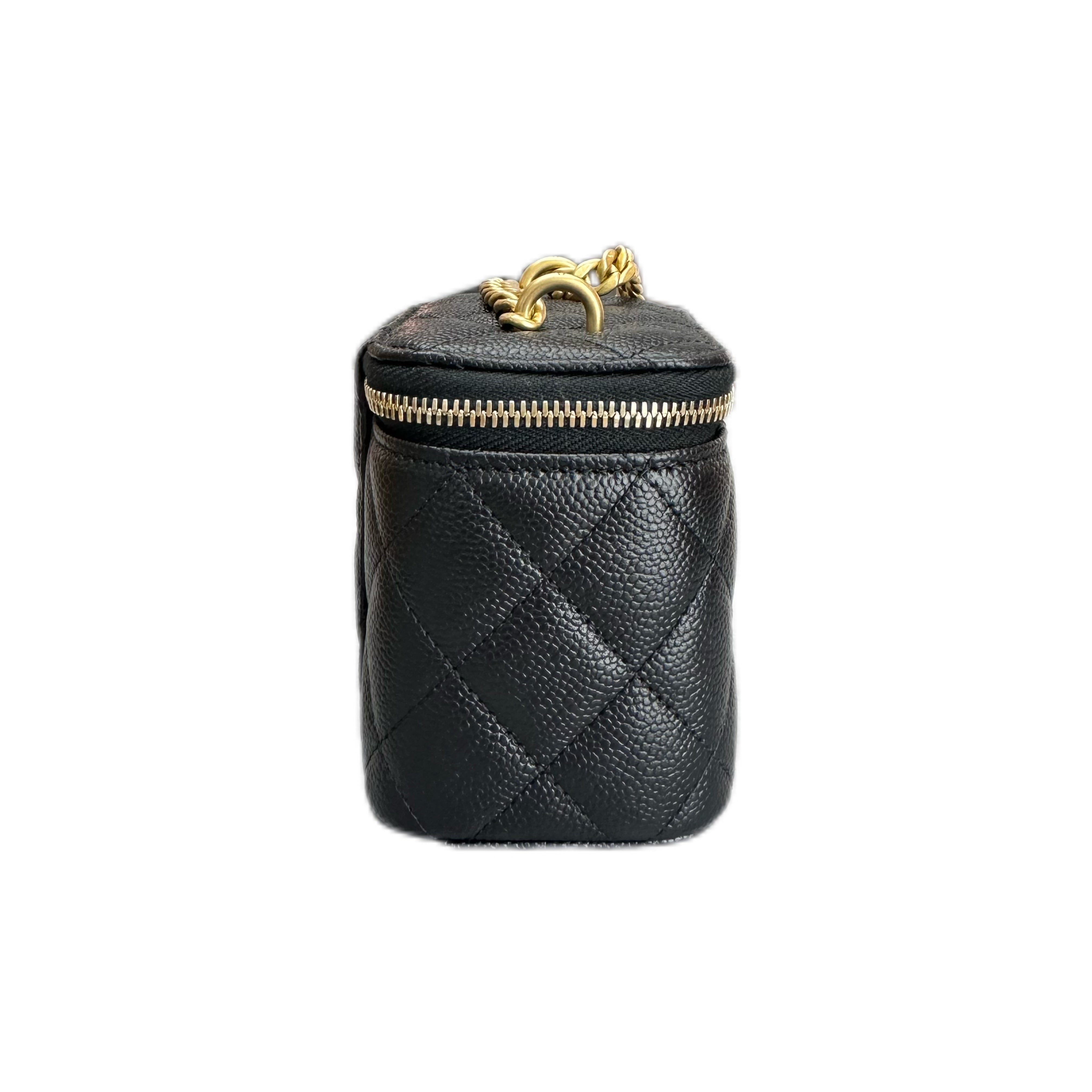 CHANEL MINI Vanity Case with Heart-shaped Pendant Clutch with Chain （Black Calfskin）