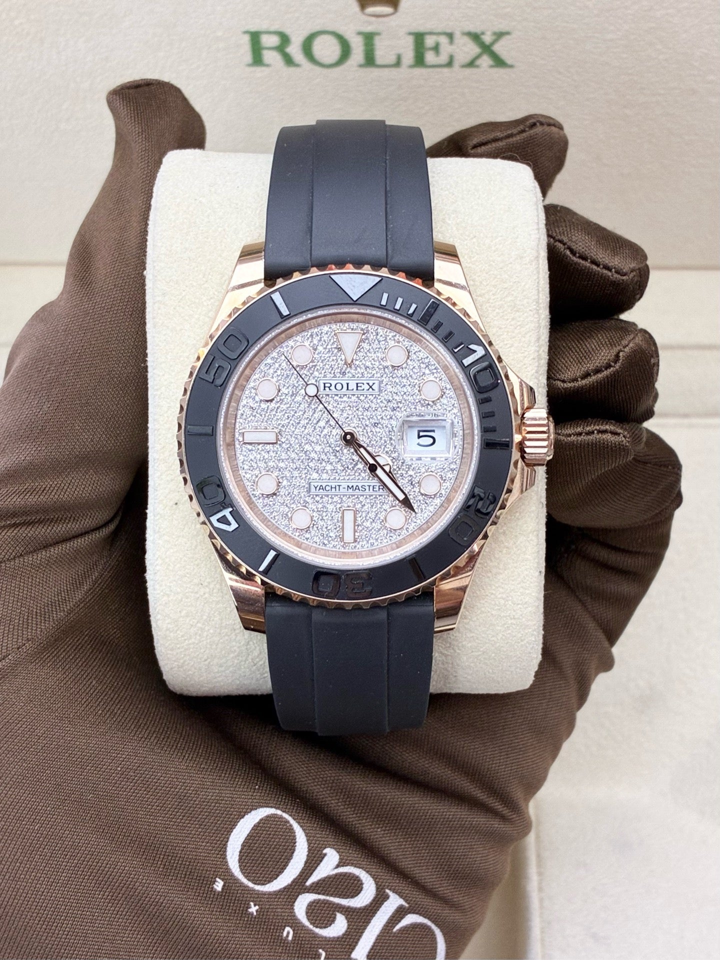 Rolex Yacht-Master 40 in 18kt Everose gold with a factory diamond-paved dial