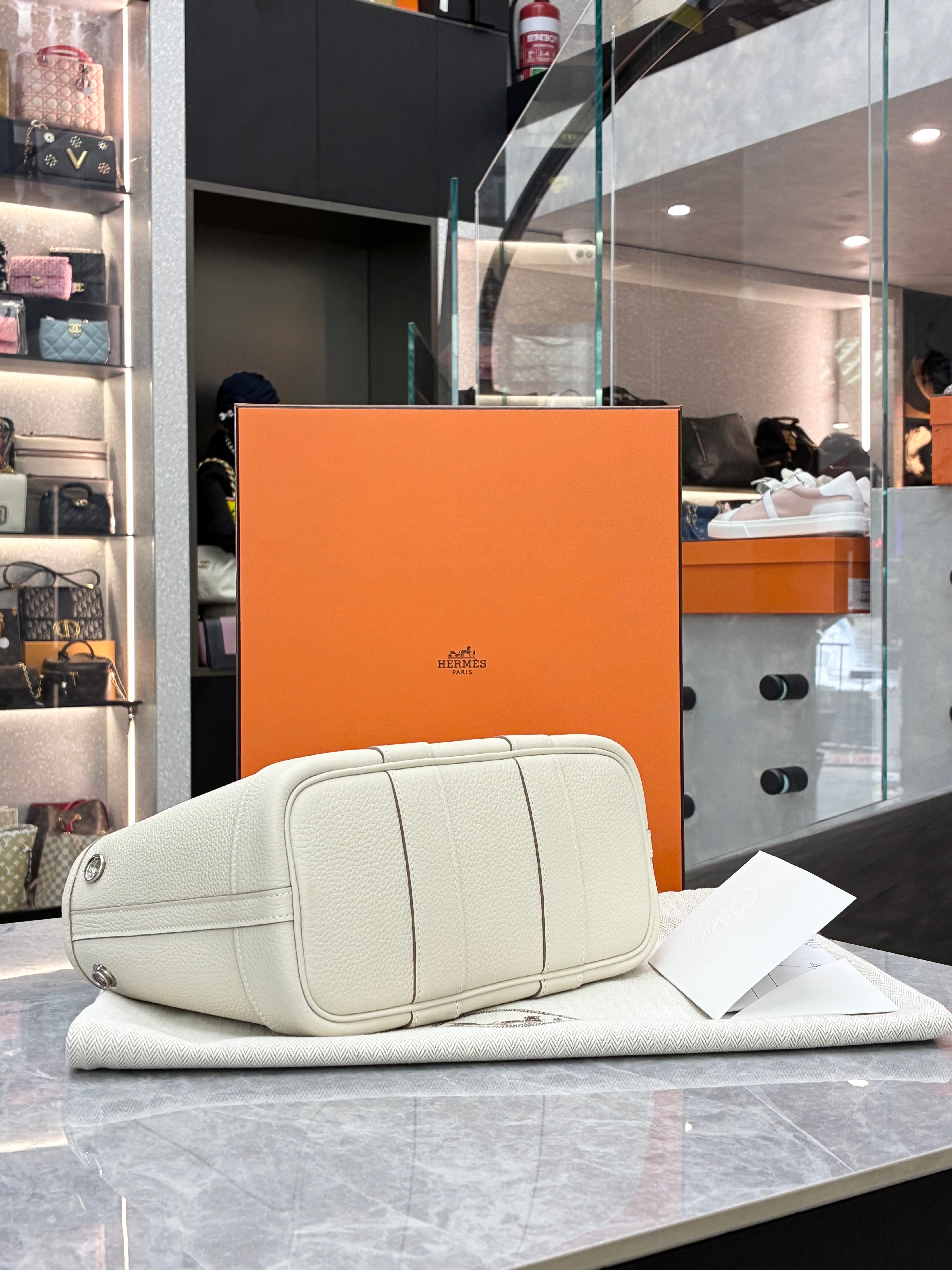 Hermès Neo Garden Party 23 tote bag in Beton Negonda leather with palladium-plated hardware