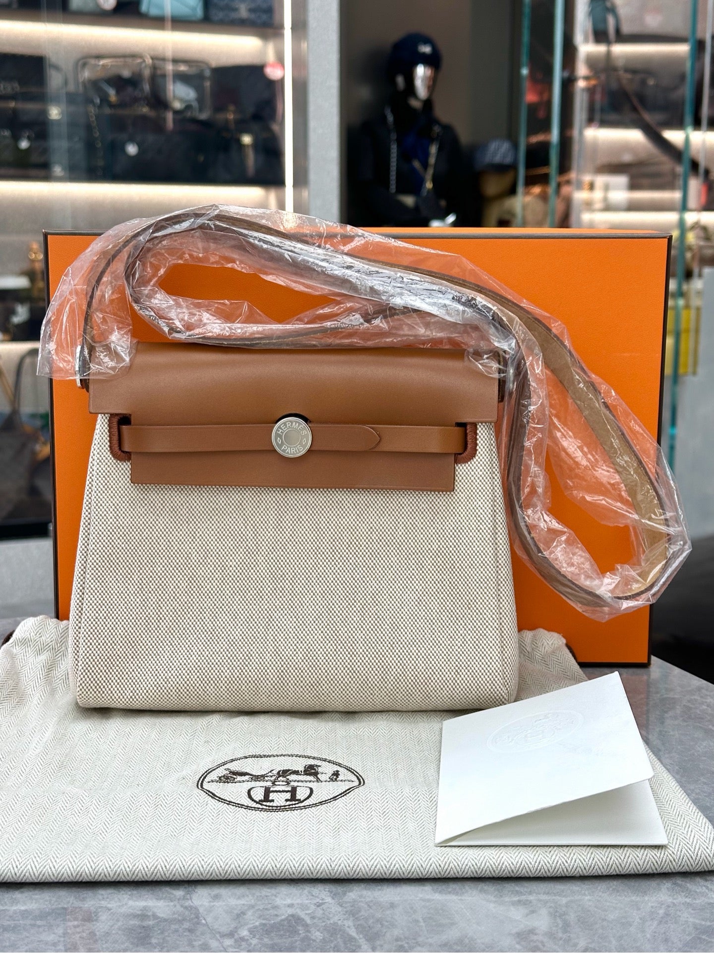 Hermès Herbag Zip Mini 20 in Ecru-Beige Toile H canvas and Fauve Vache Hunter leather