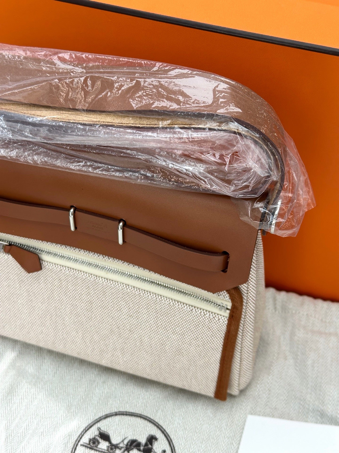 Hermès Herbag Zip Mini 20 in Ecru-Beige Toile H canvas and Fauve Vache Hunter leather