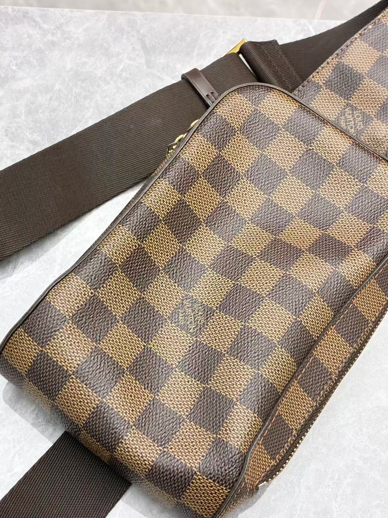 Louis Vuitton Damier Ebene Geronimos body bag
