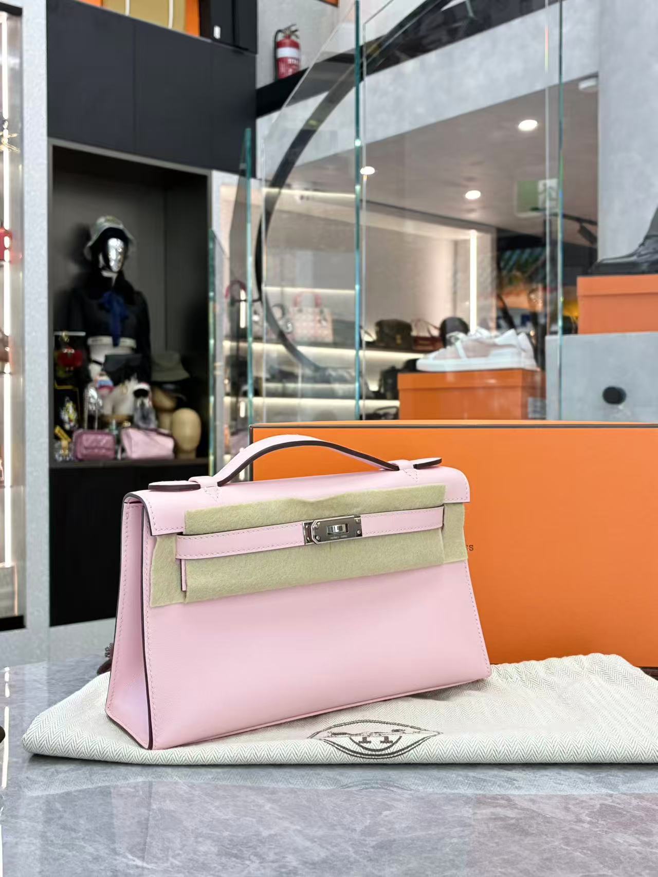 Hermès Mini Kelly I in delicate Sakura Pink