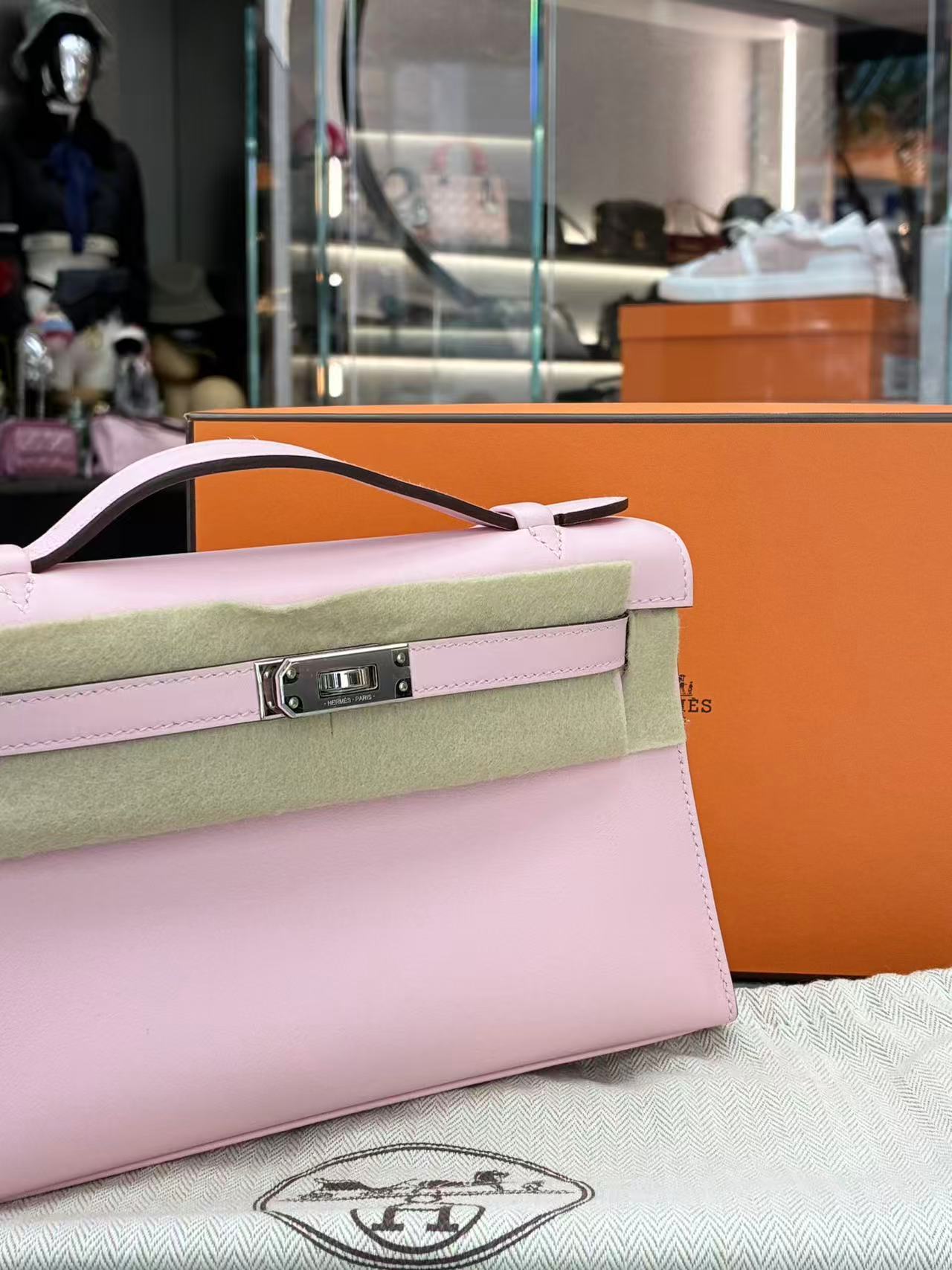 Hermès Mini Kelly I in delicate Sakura Pink