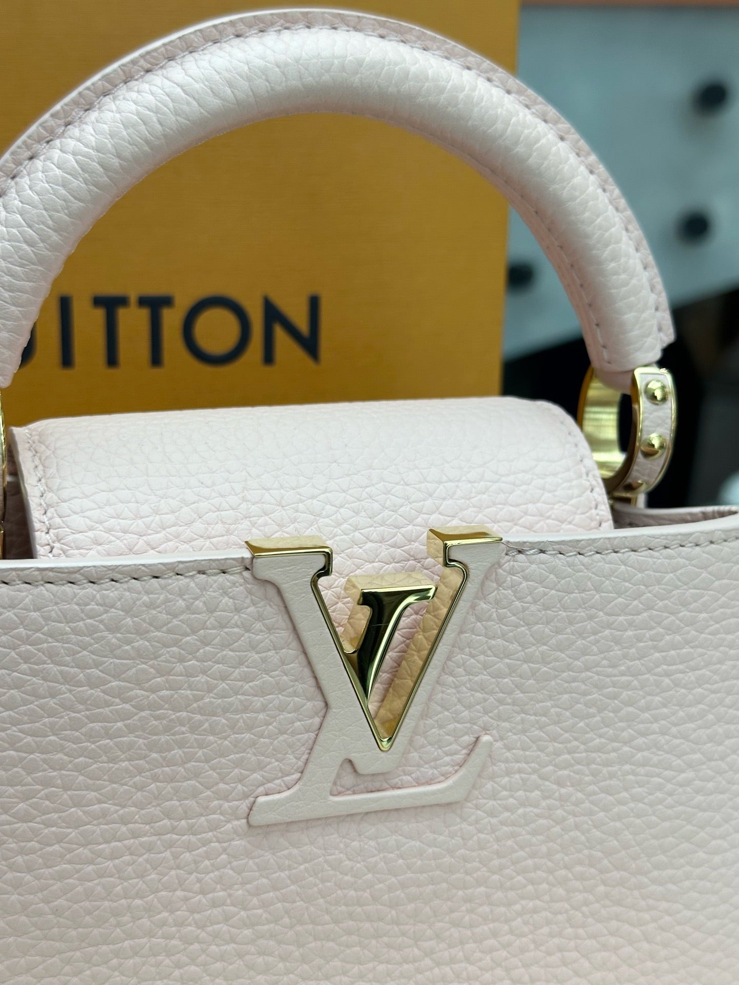 Louis Vuitton Capucines BB bag in Pink Jasmin Taurillon leather