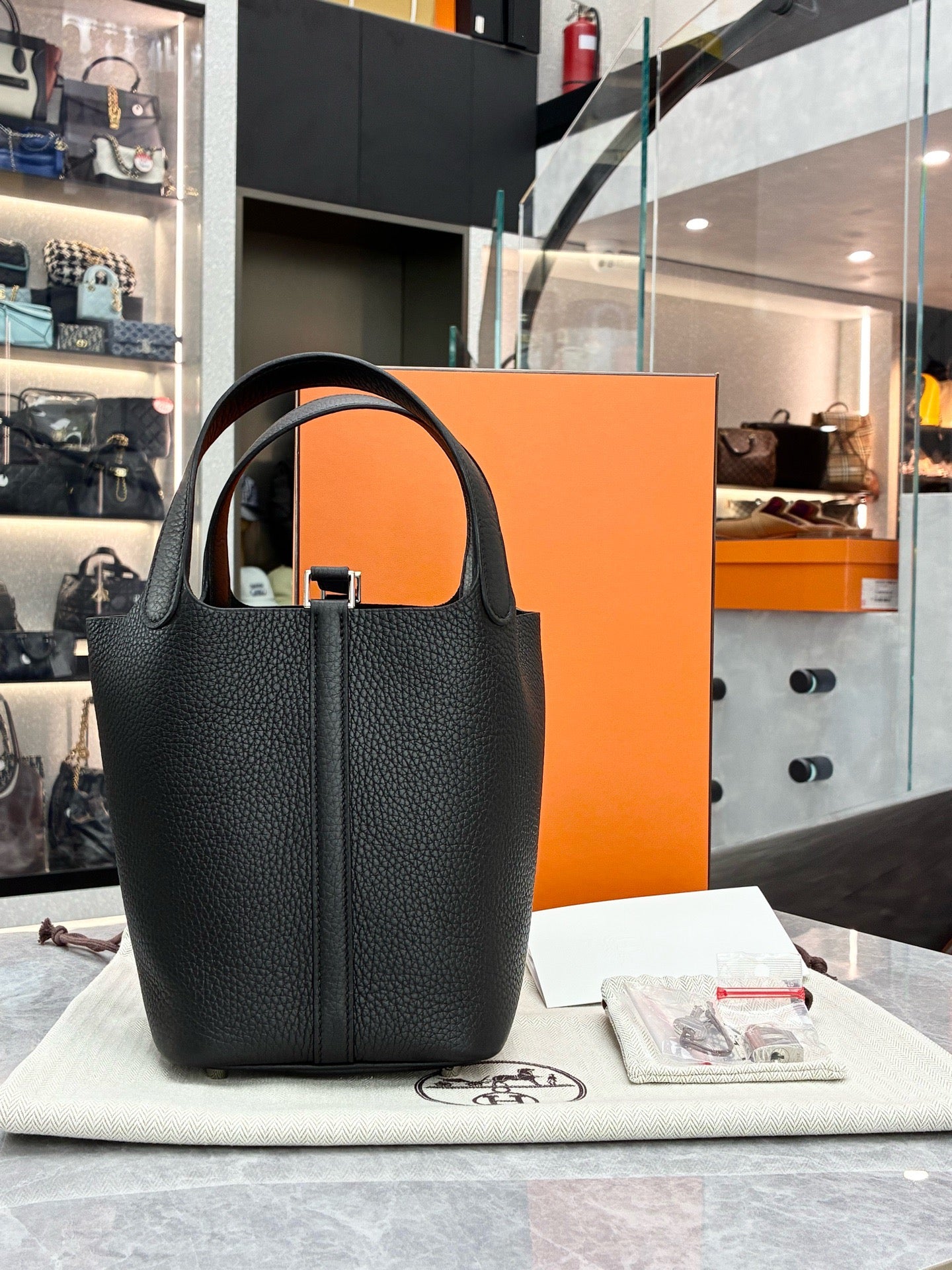 Hermès Picotin Lock 18 bag (K stamp)