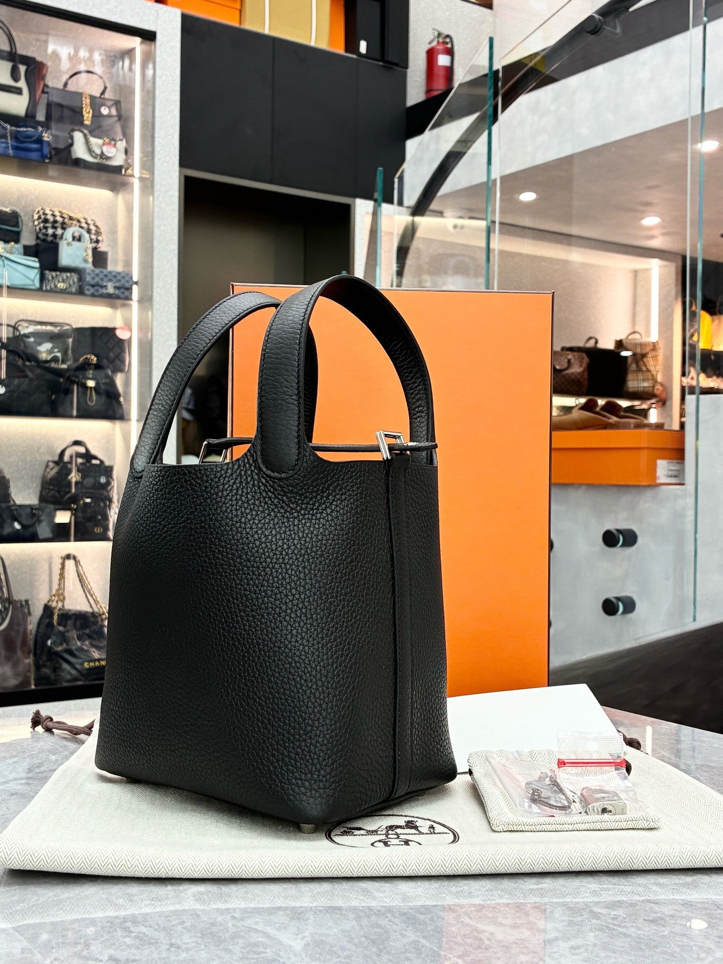 Hermès Picotin Lock 18 bag (K stamp)