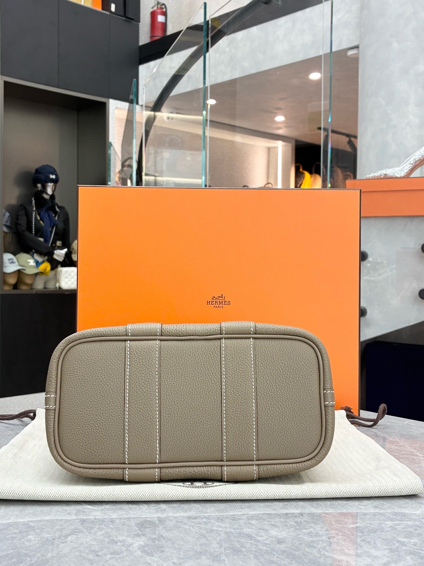 Hermès Neo Garden Party 23 bag in Etoupe Togo leather with silver-tone hardware (G stamp)