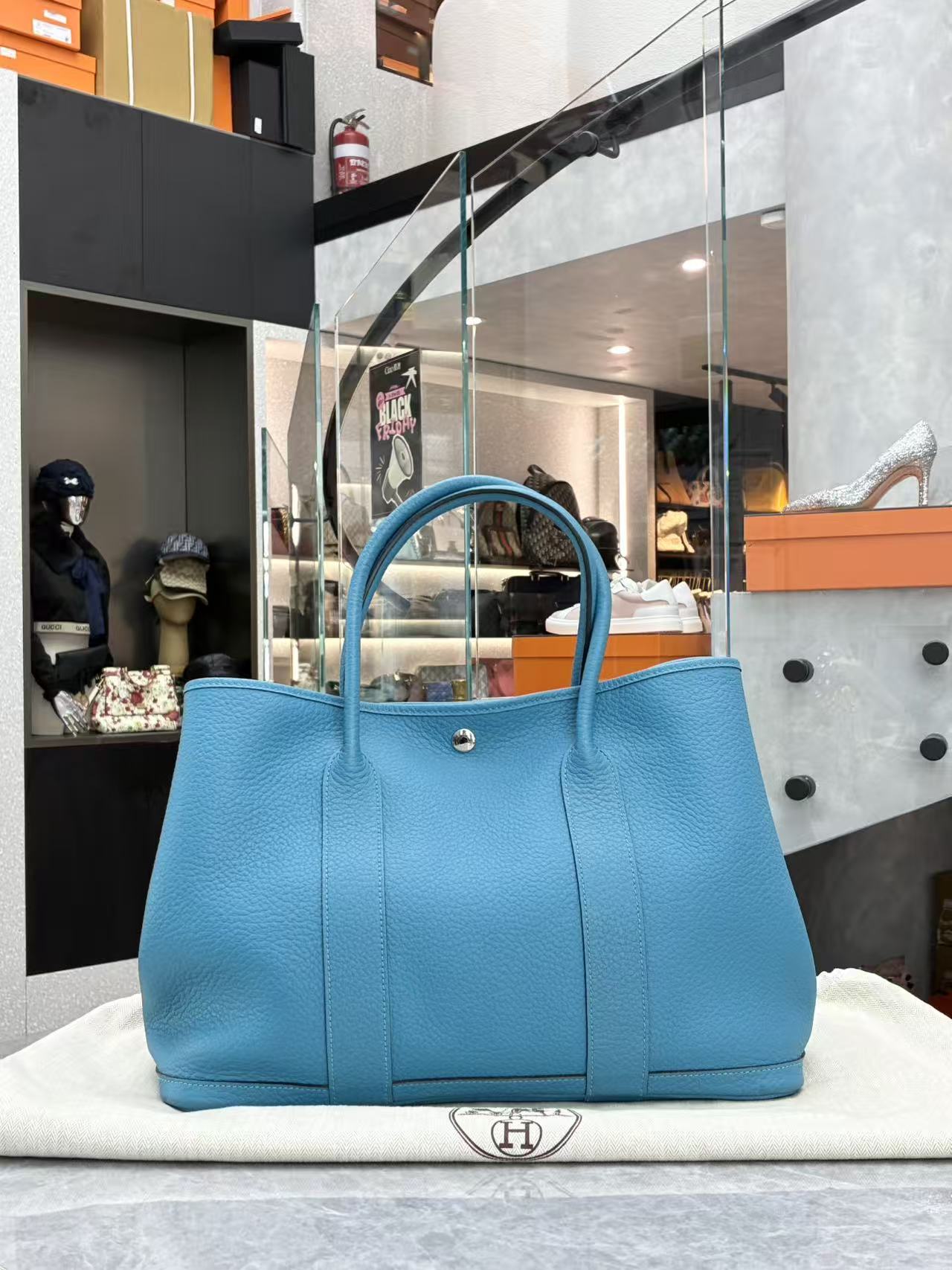 HERMES Negonda Leather Garden Party 36 Bag