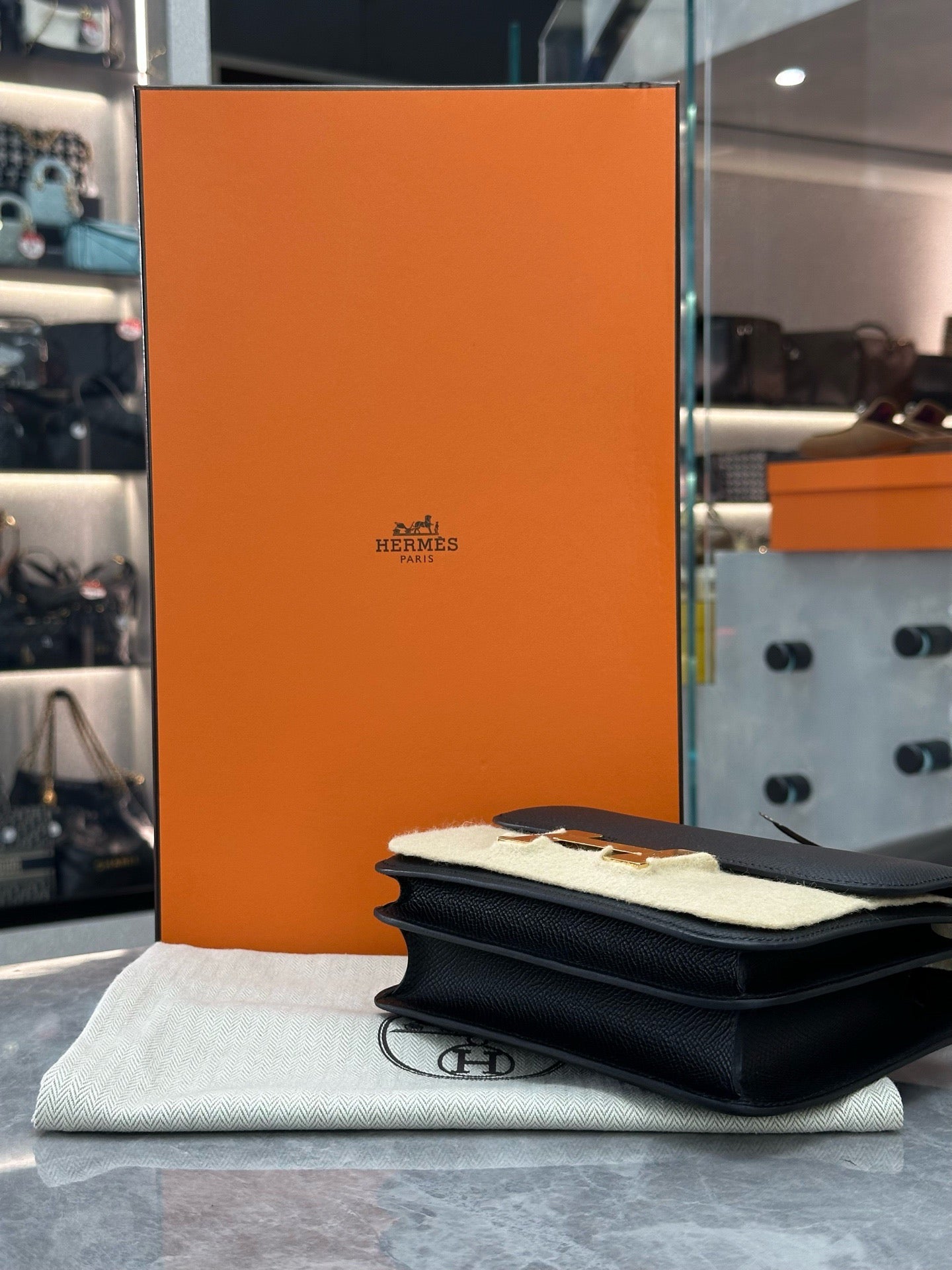 Hermès Constance 18 black Epsom leather (W stamp)