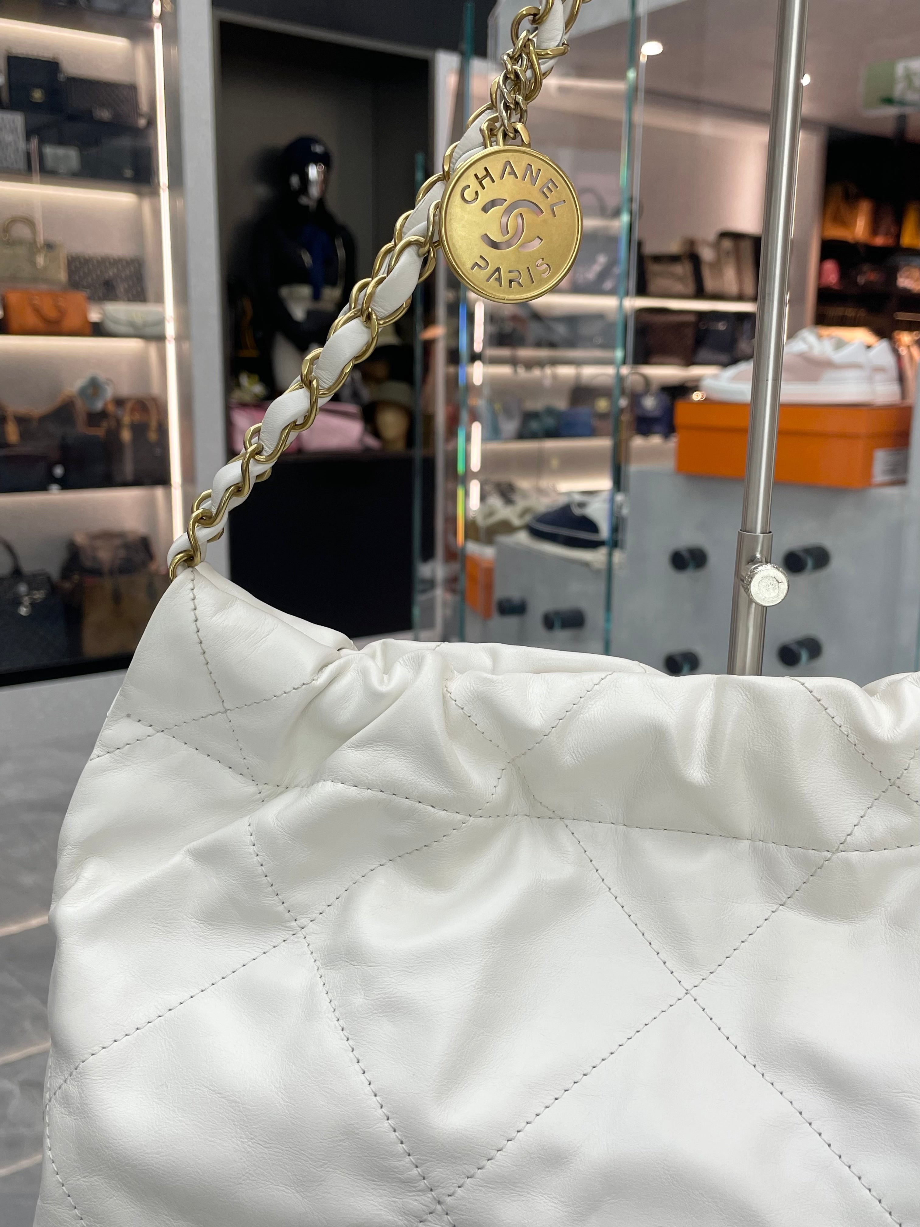 Chanel 22 bag small white & gold